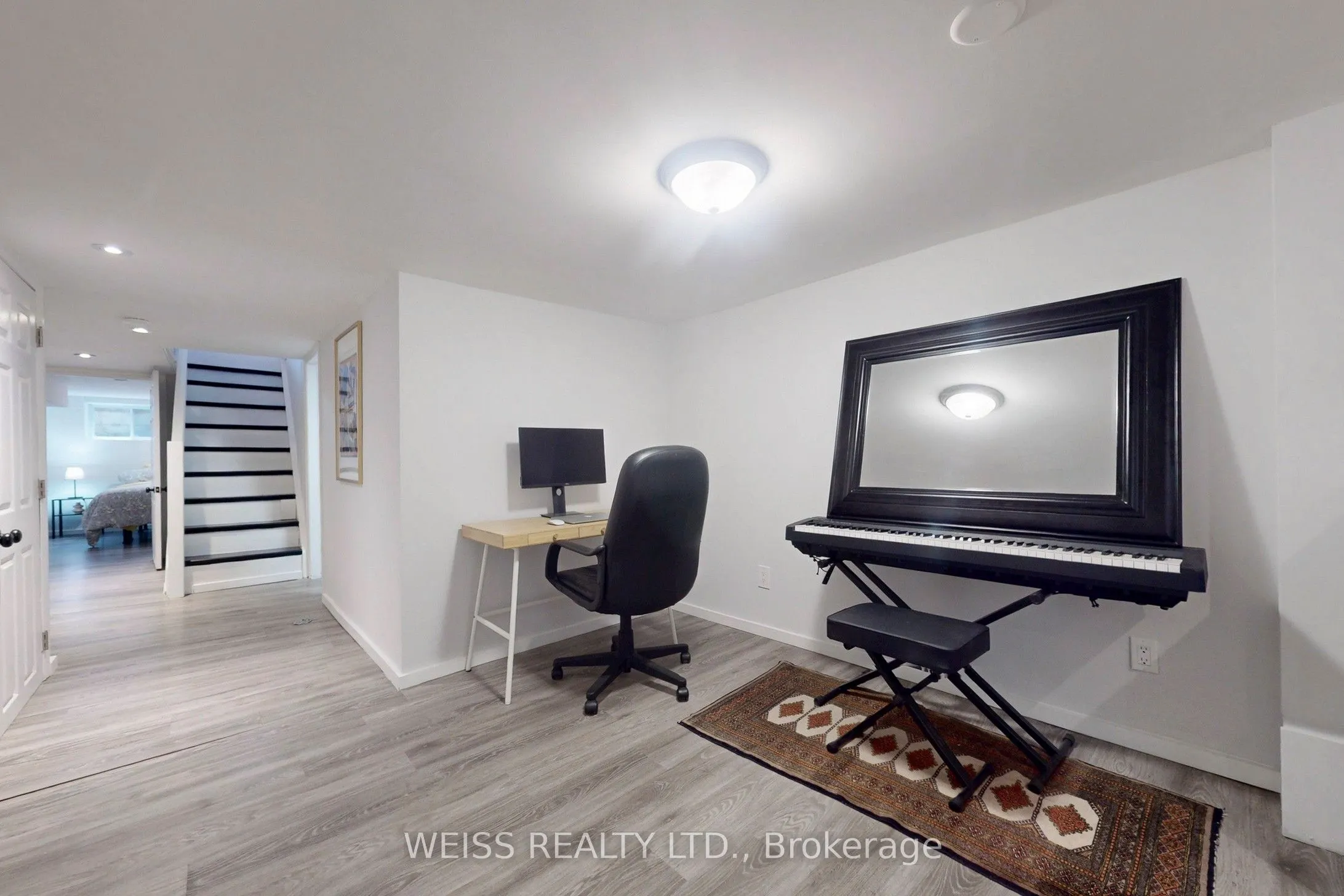 758 Richmond Street W