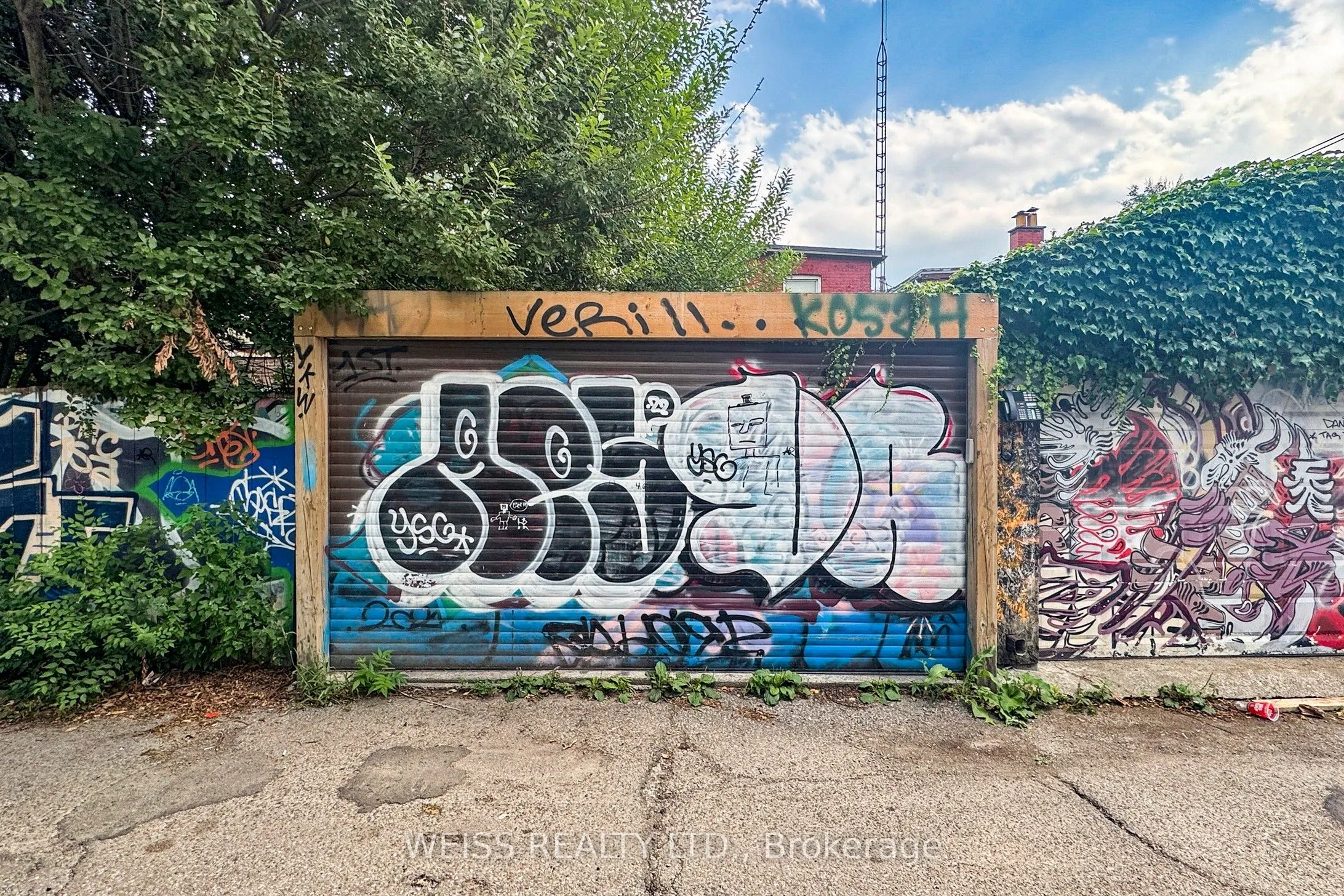 758 Richmond Street W