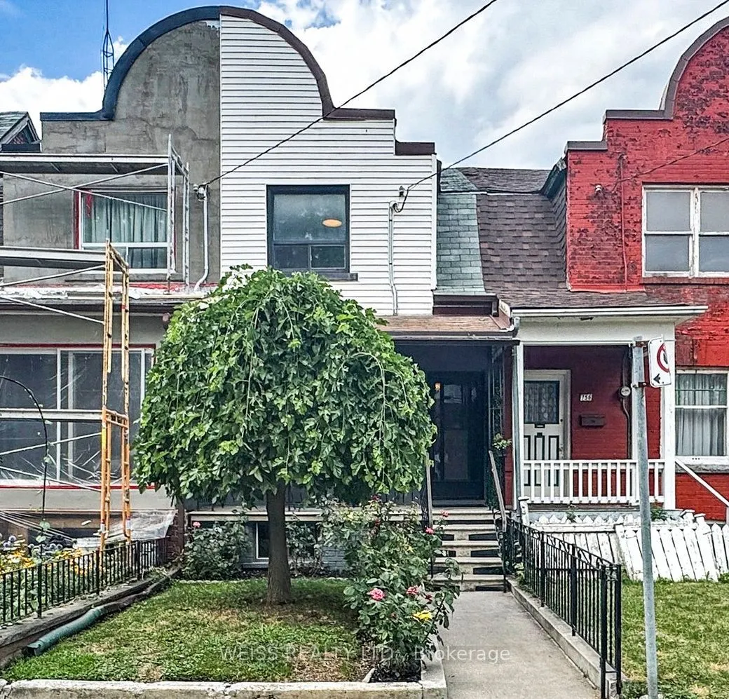 758 Richmond Street W