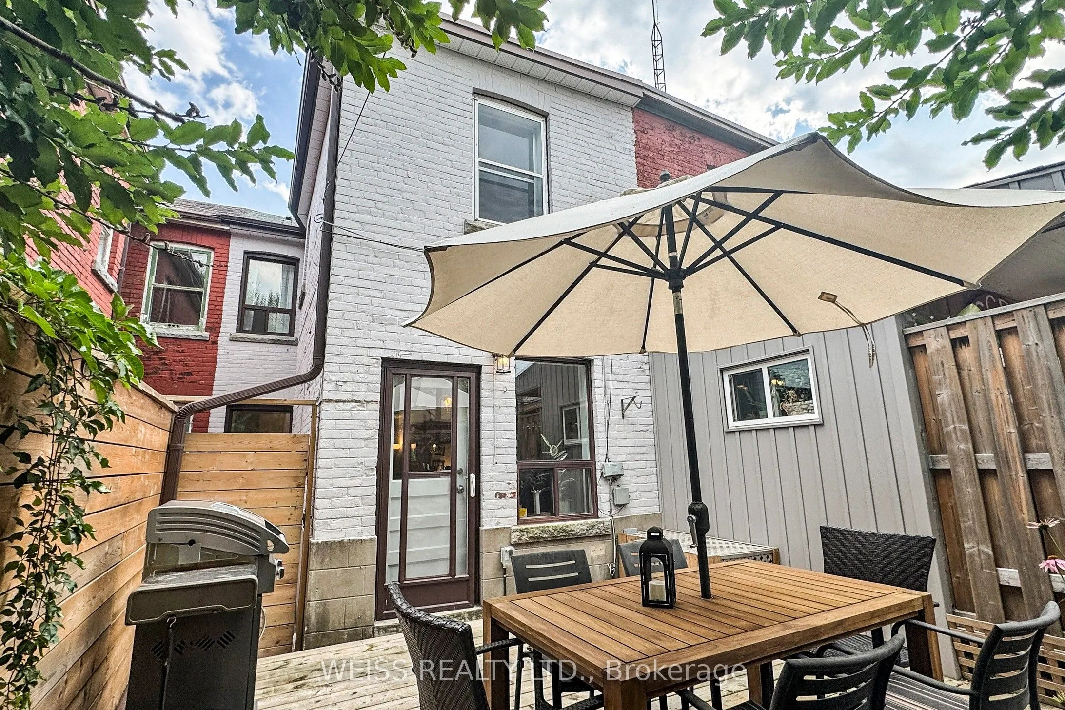 758 Richmond Street W