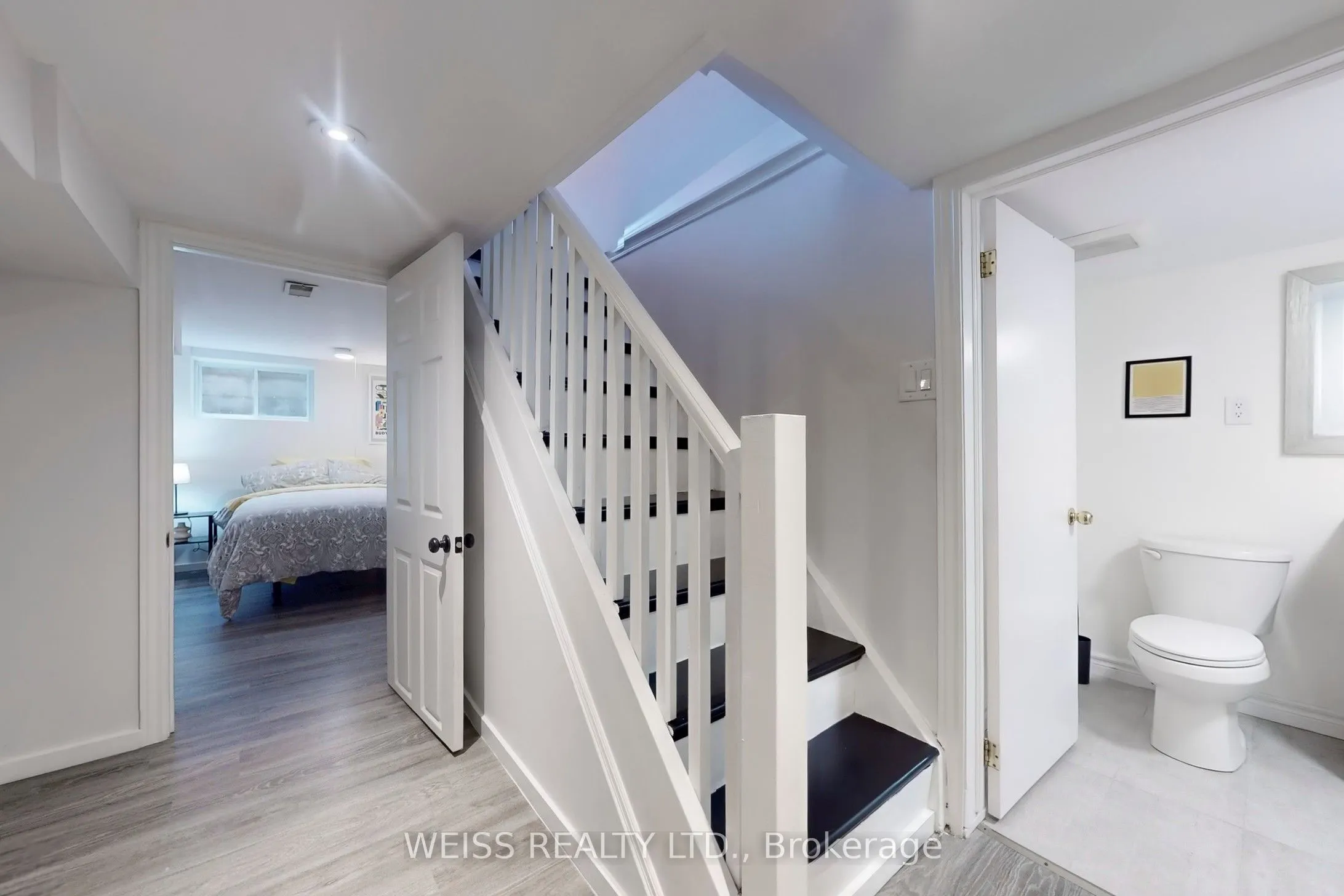 758 Richmond Street W
