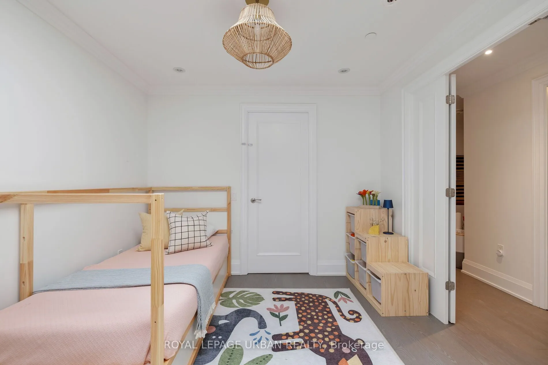 1900 Bayview Avenue, #223