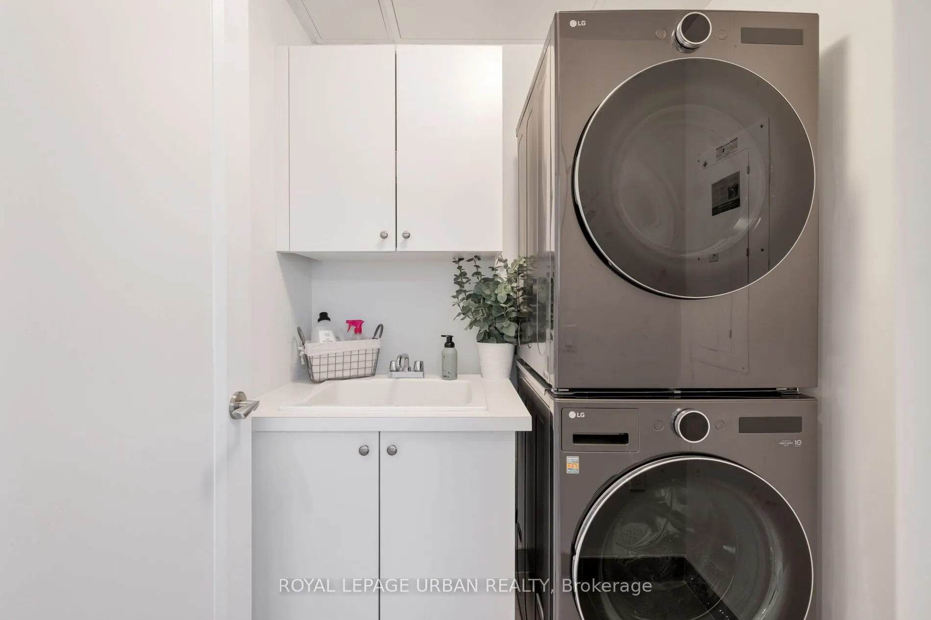 1900 Bayview Avenue, #223