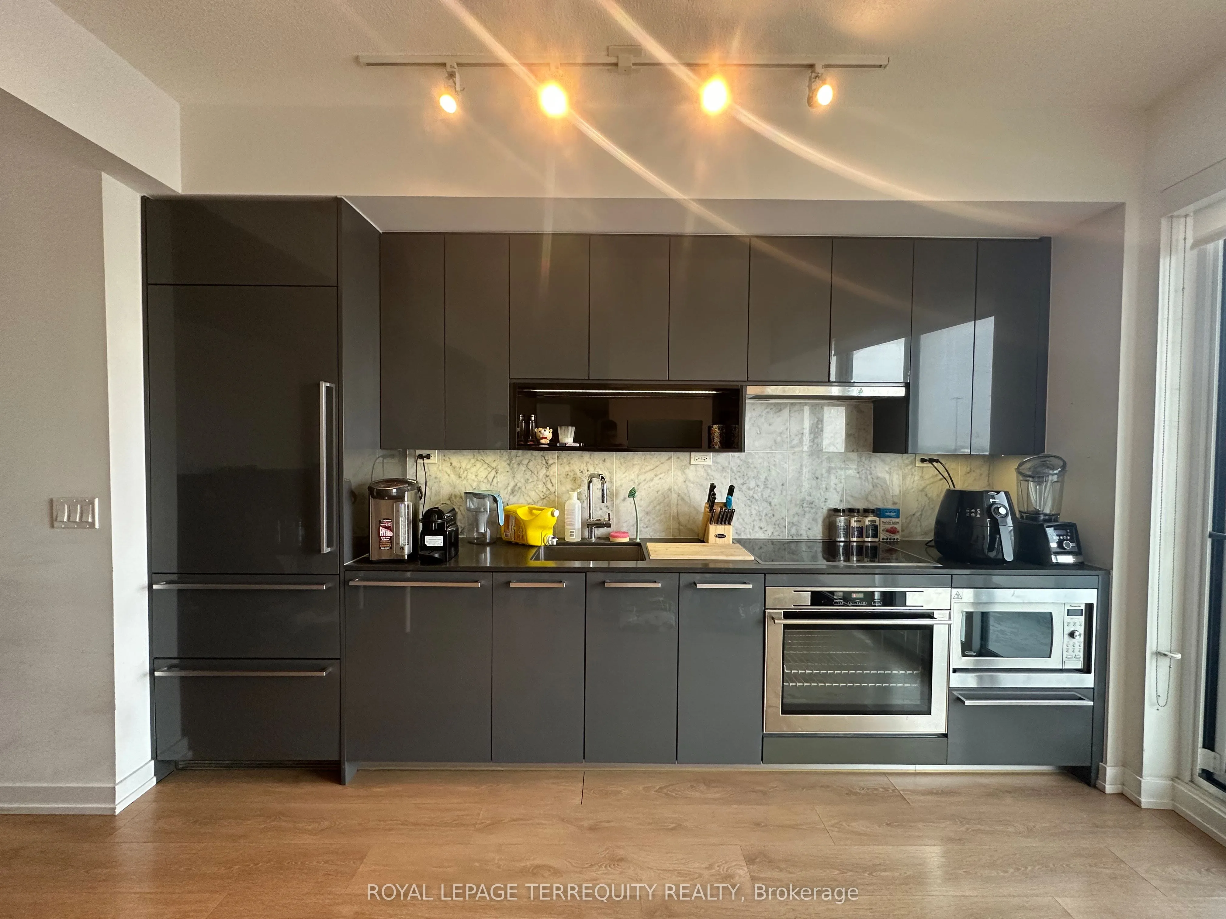 117 Mcmahon Drive E, #511