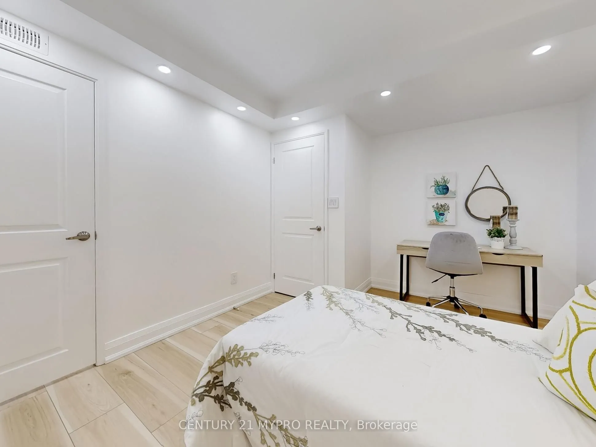 28 Hollywood Avenue, #Sph207