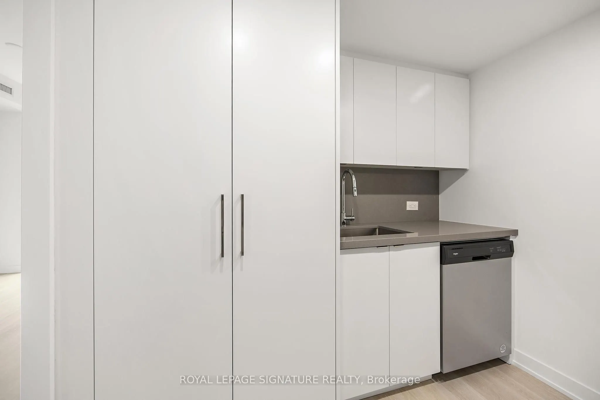 30 Tretti Way, #824