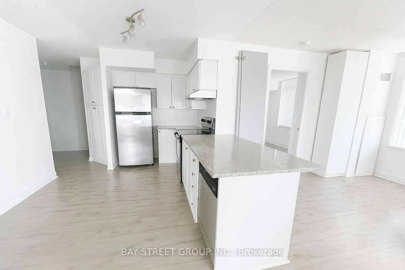 225 Wellesley Street E, #612