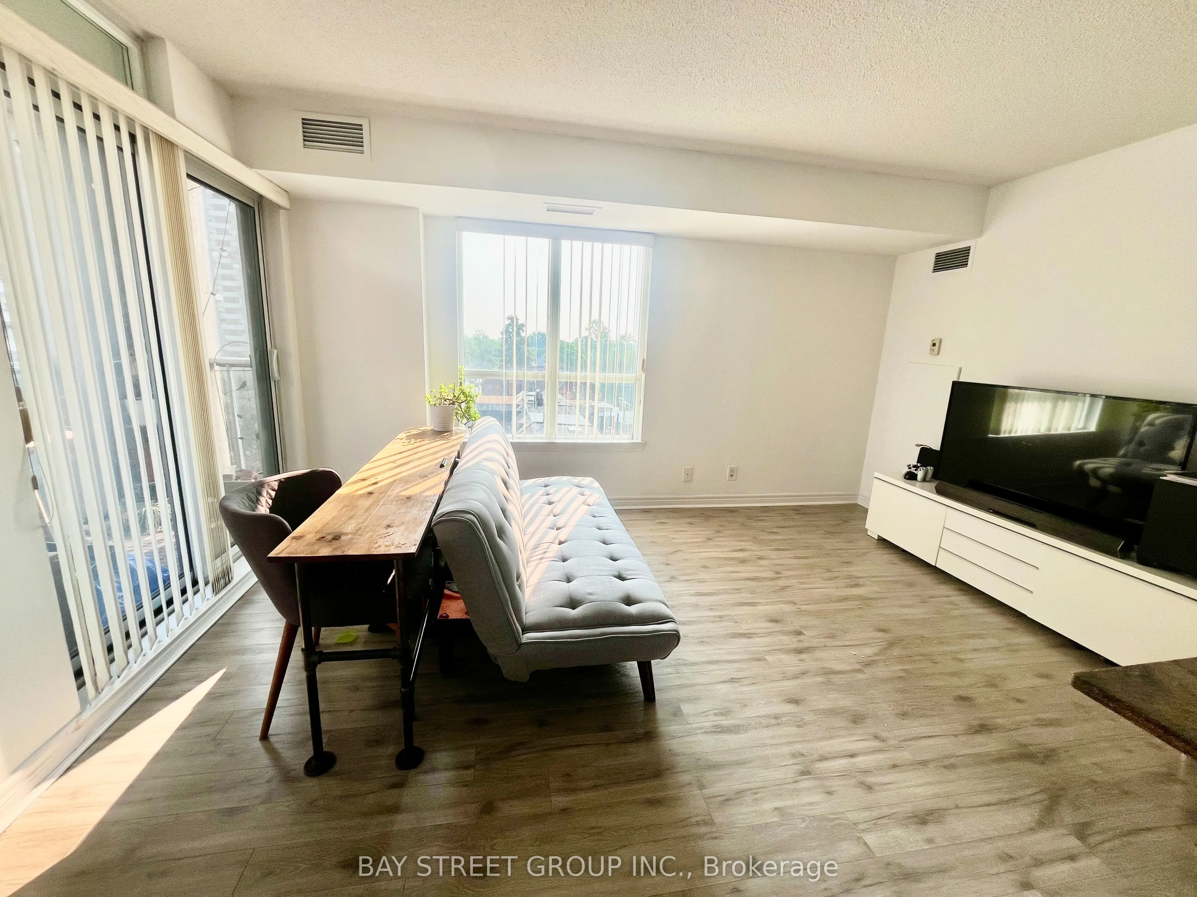 225 Wellesley Street E, #612