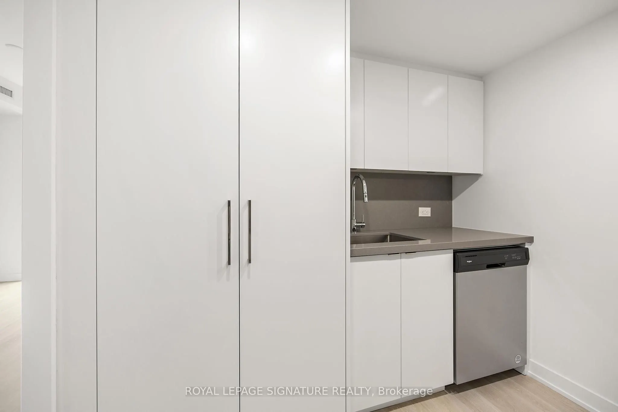 30 Tretti Way, #824