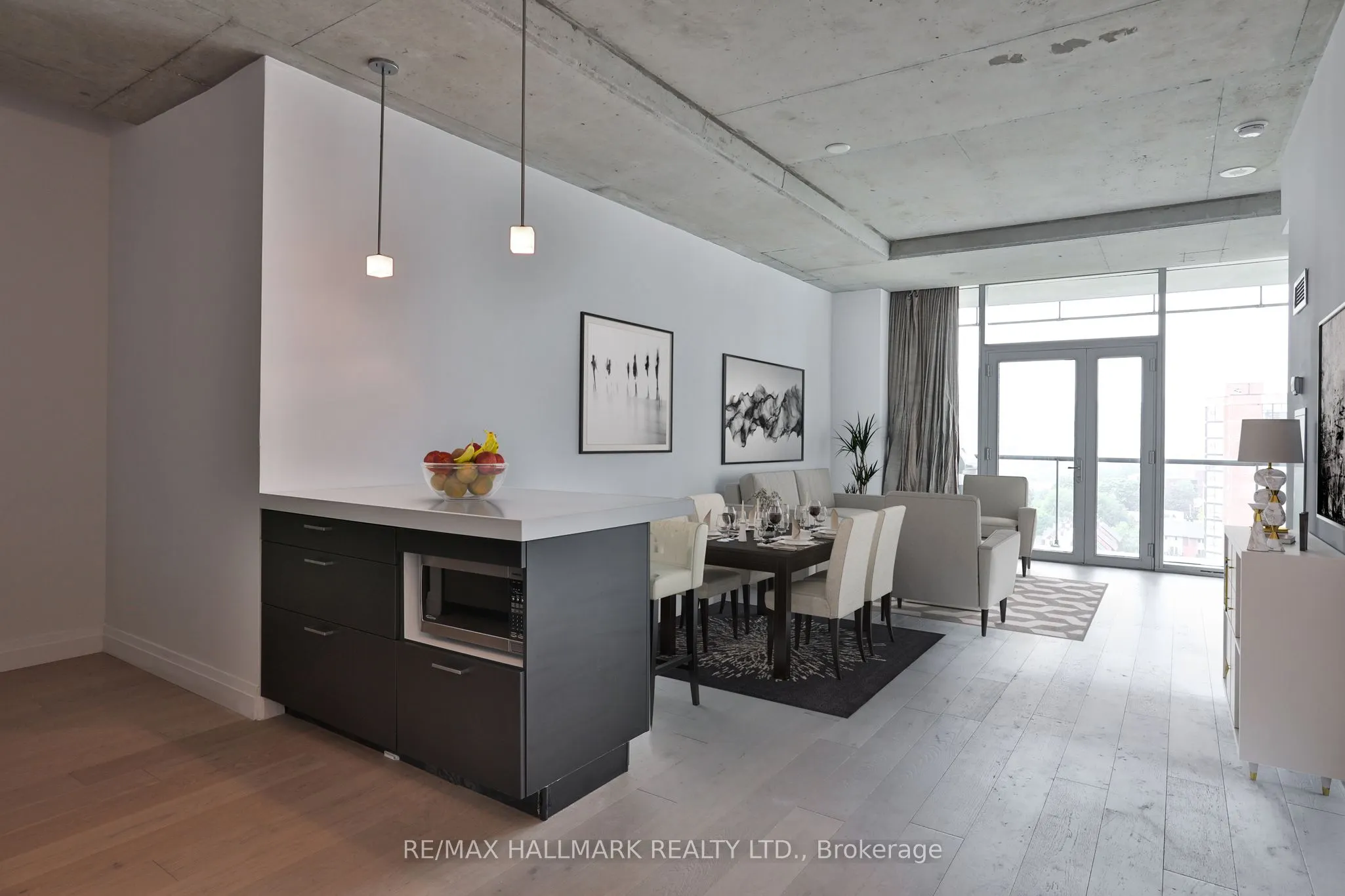 552 Wellington Street W, #1105
