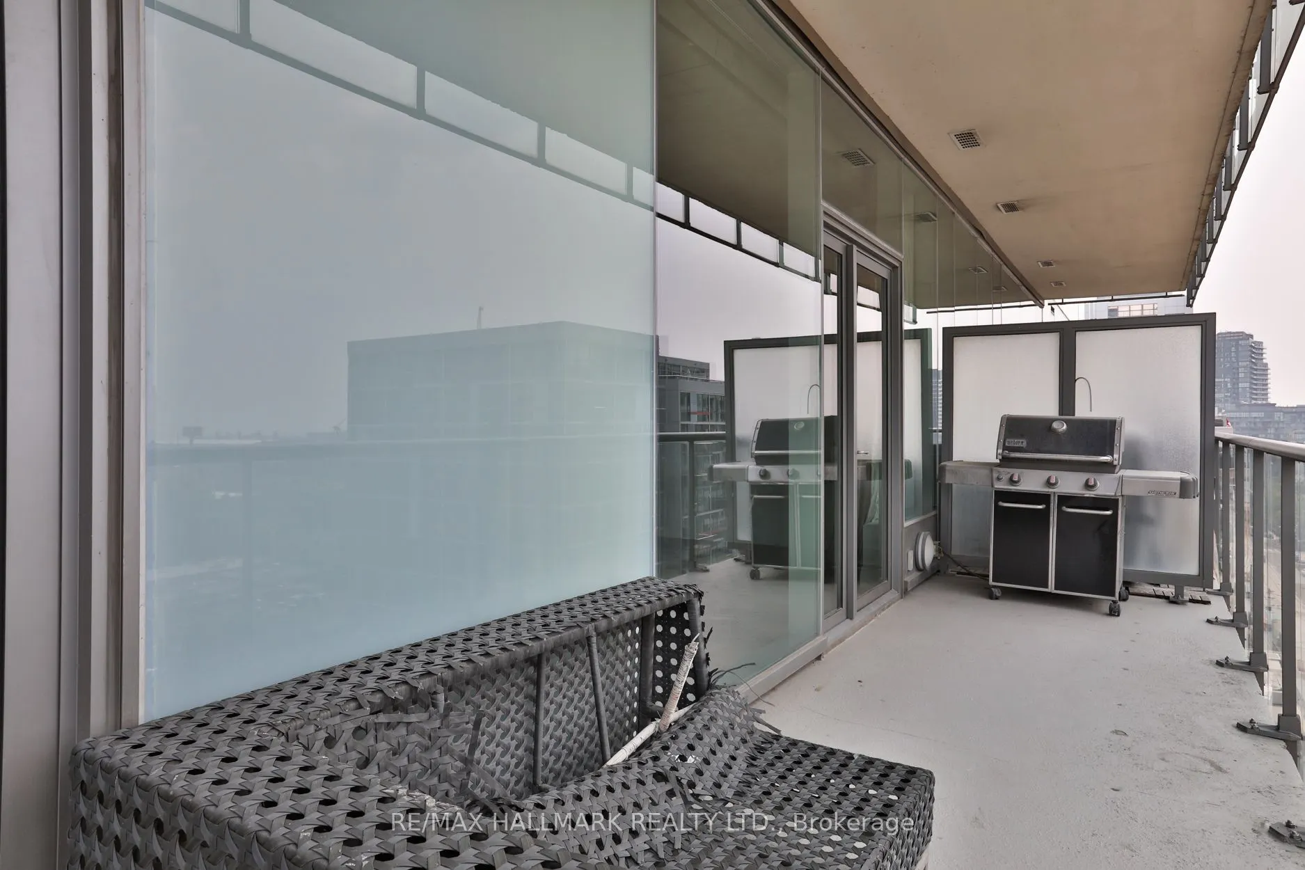 552 Wellington Street W, #1105