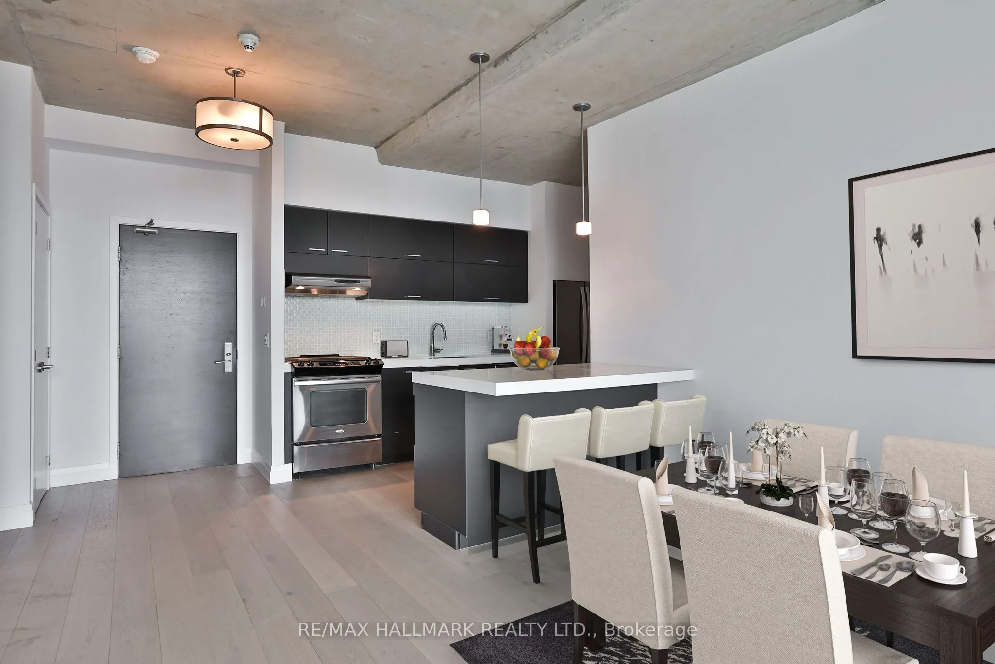552 Wellington Street W, #1105