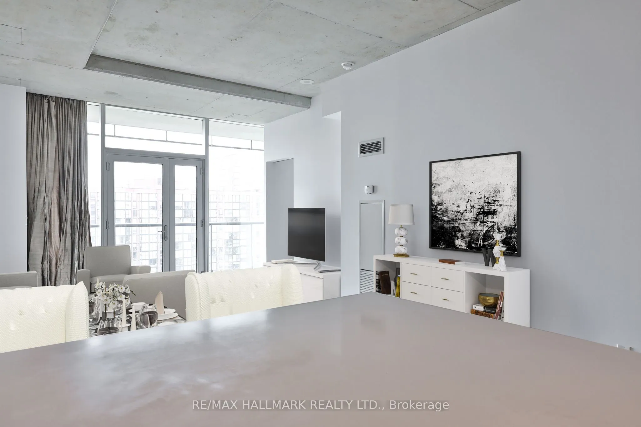 552 Wellington Street W, #1105