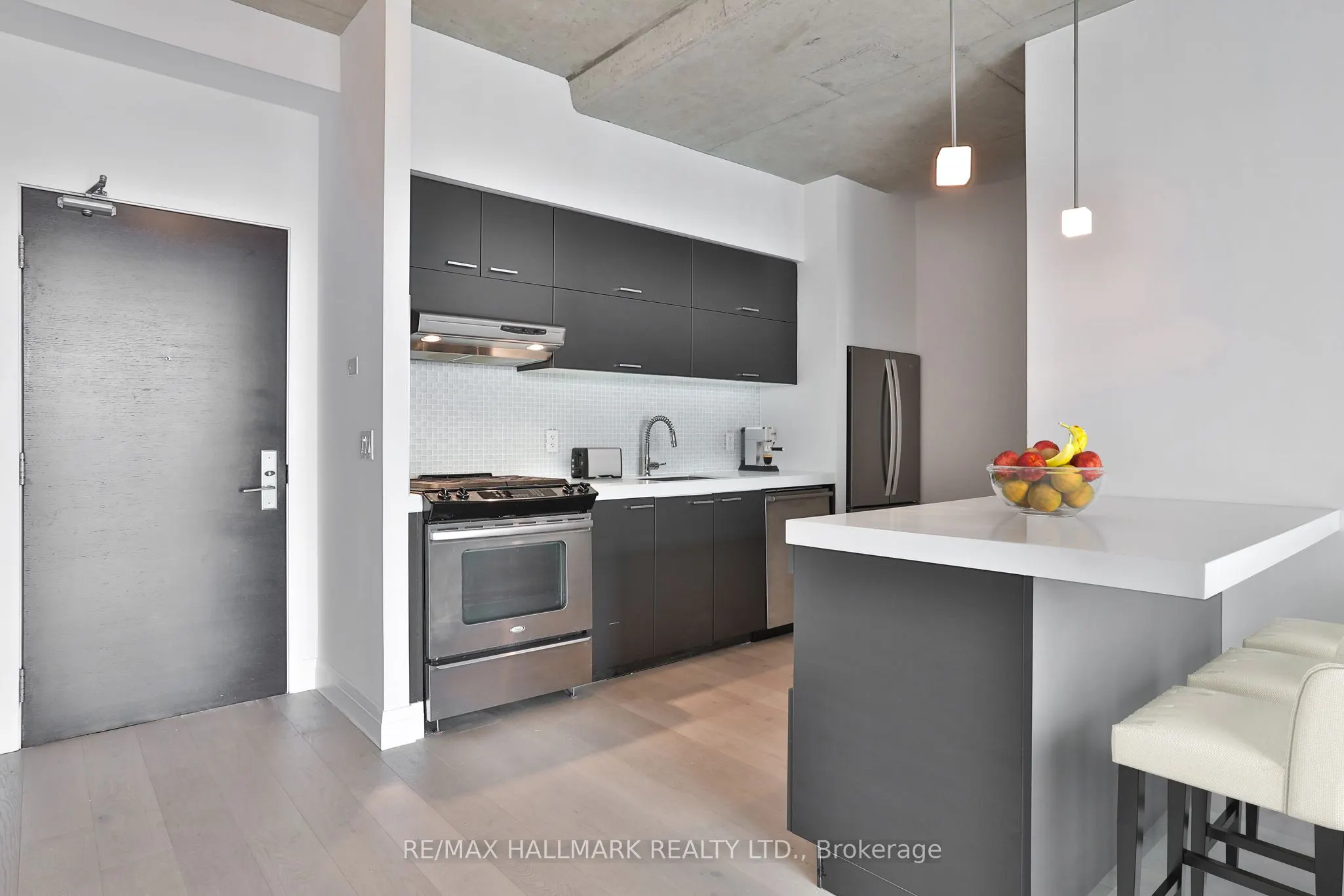 552 Wellington Street W, #1105