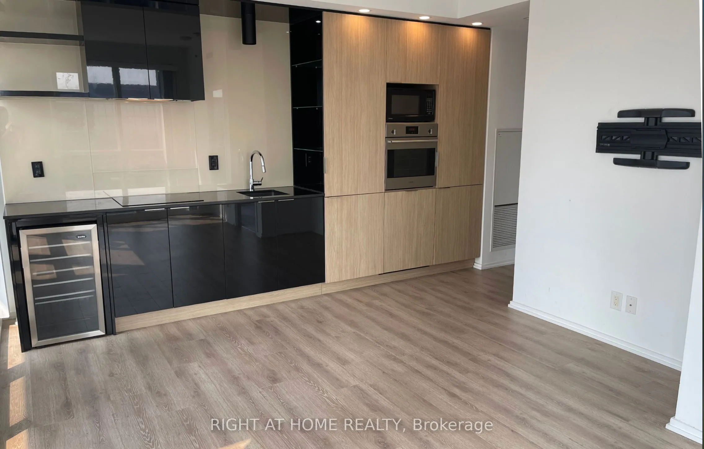 70 Temperance Street, #4406