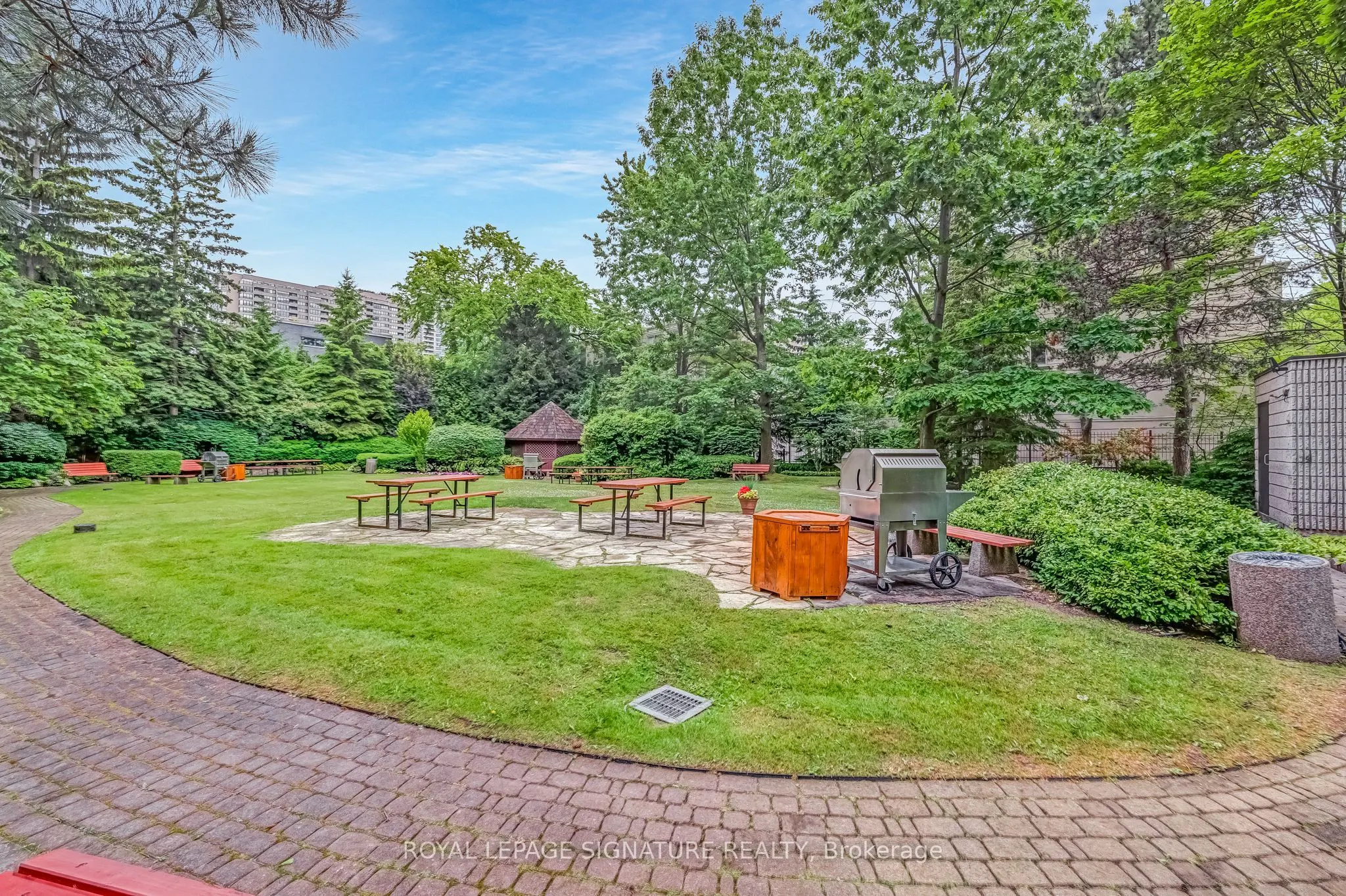 10 Kenneth Avenue, #406