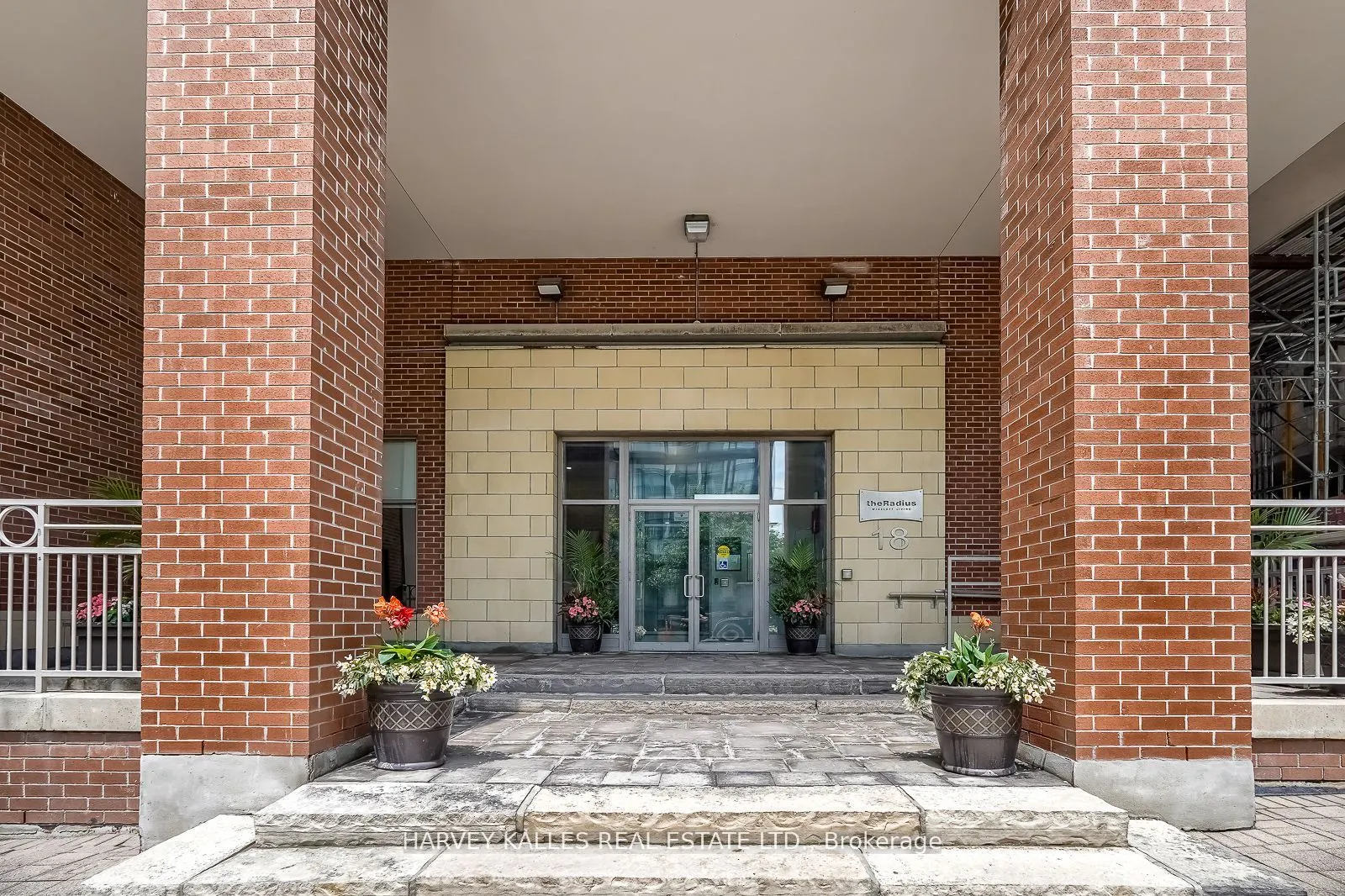 18 Merton Street, #1109