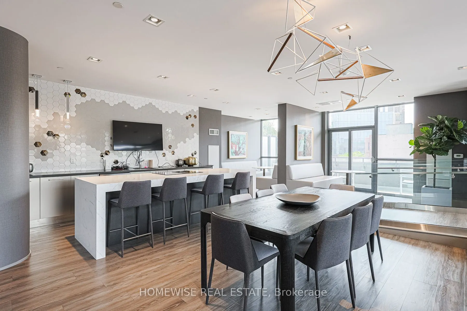 181 Bedford Road, #908