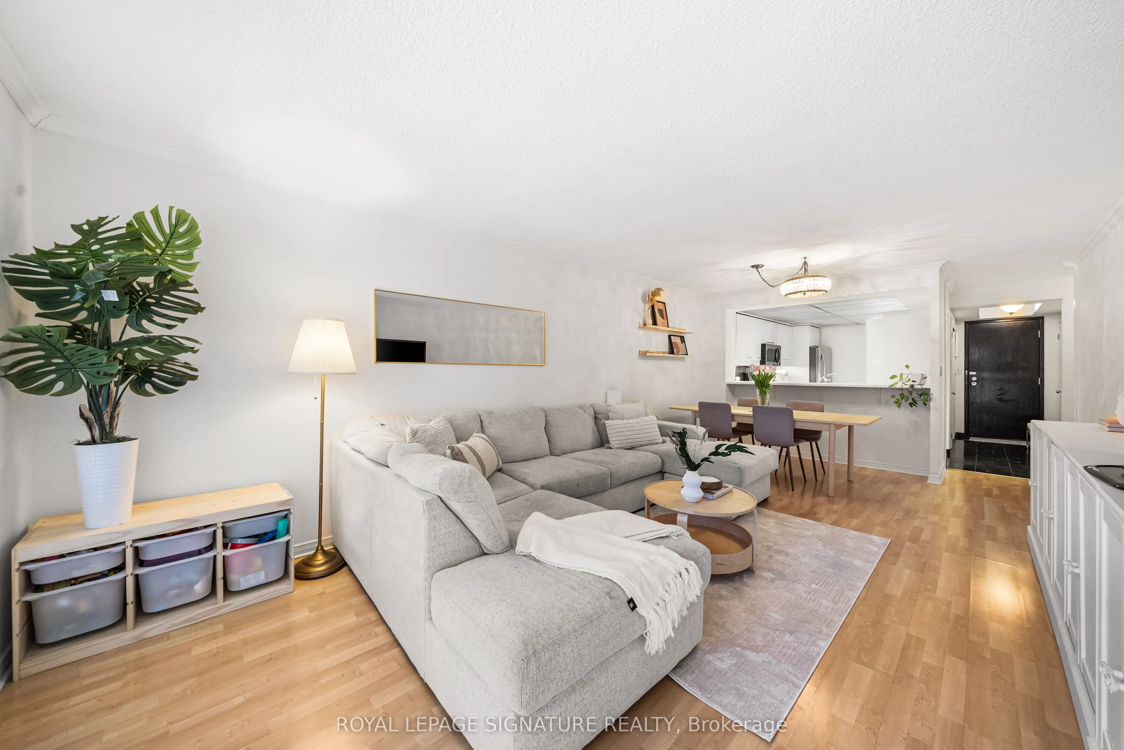 18 Hollywood Avenue, #206