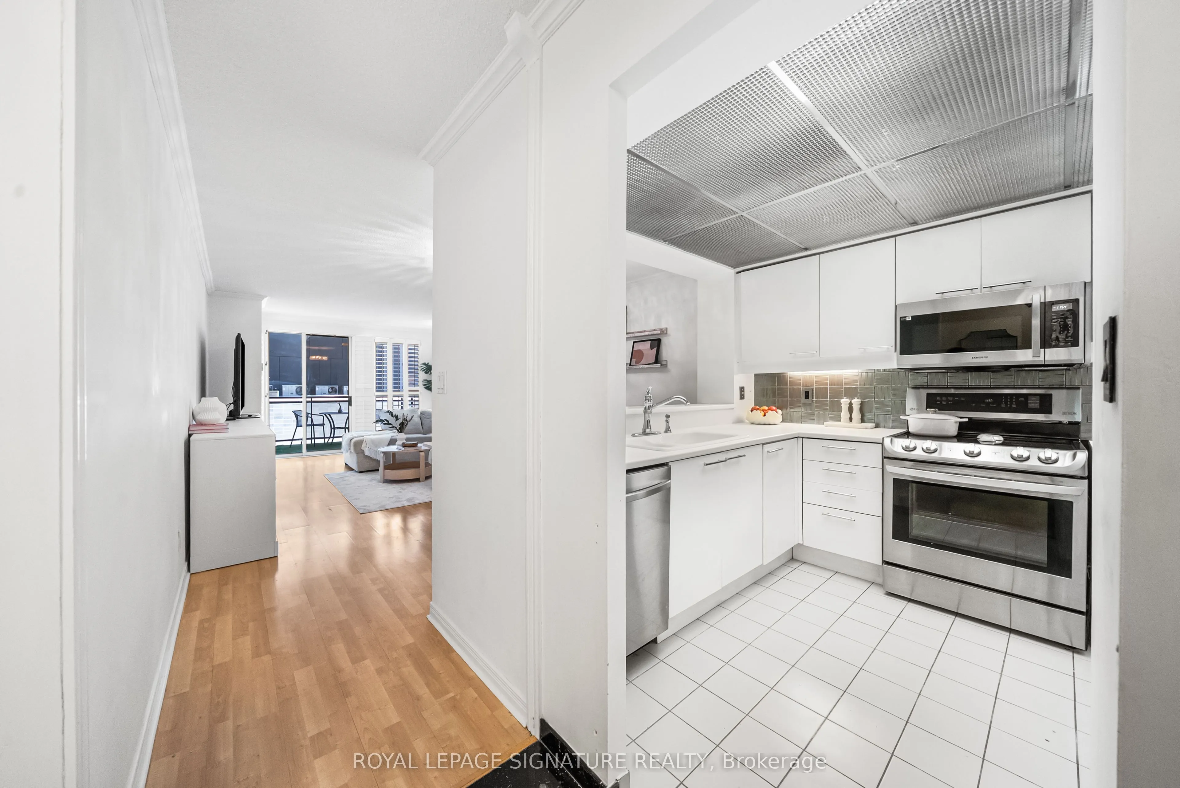 18 Hollywood Avenue, #206