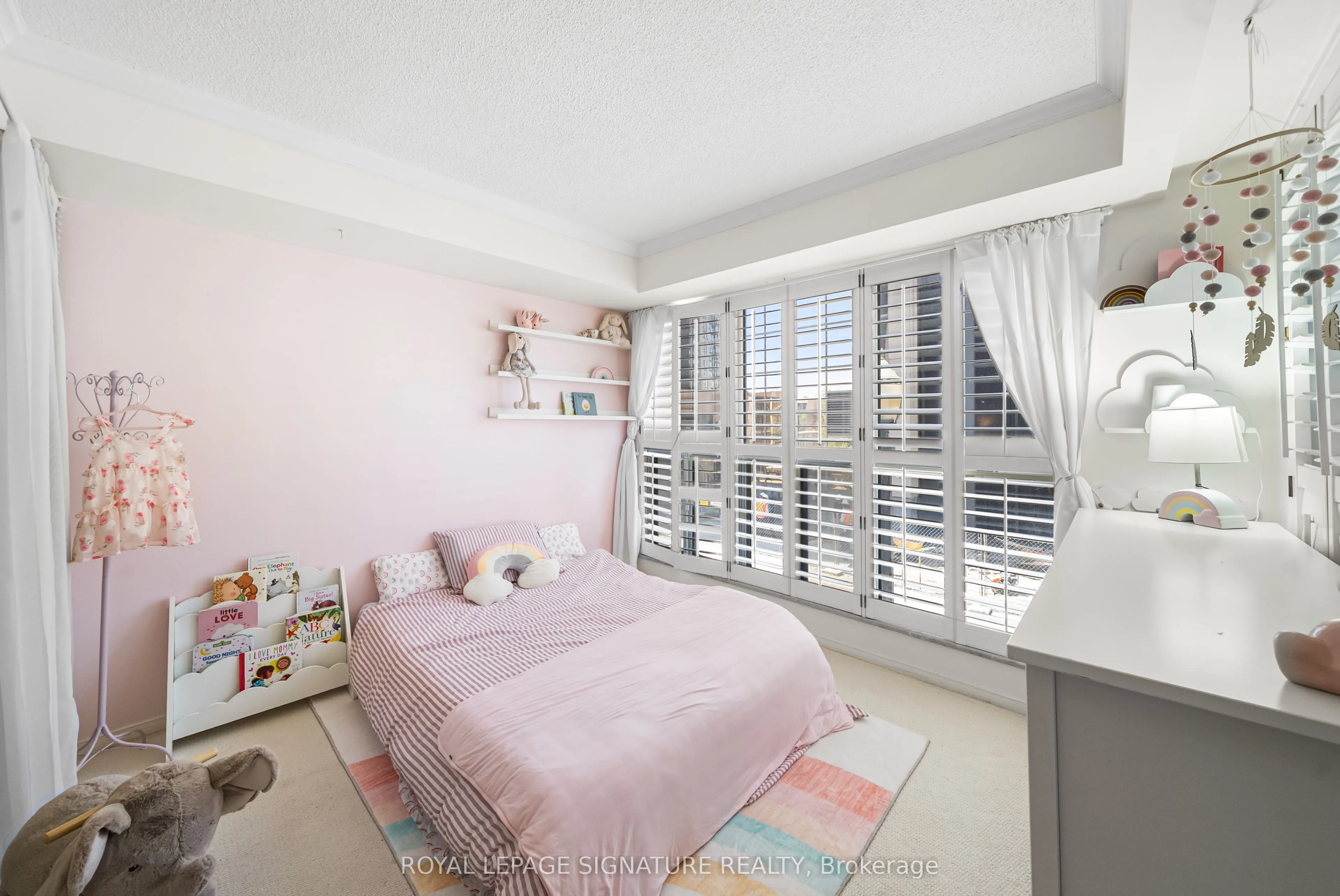 18 Hollywood Avenue, #206