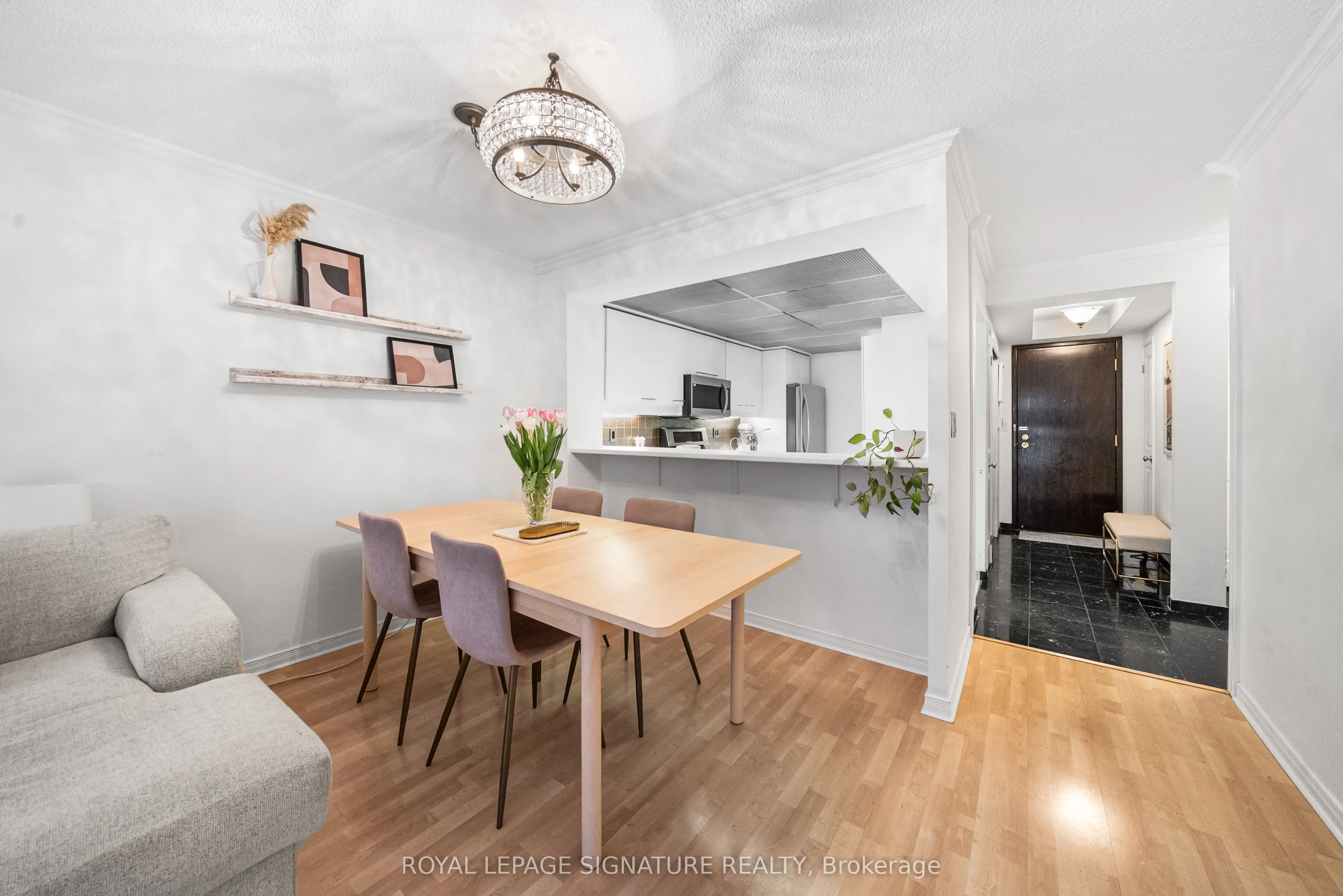 18 Hollywood Avenue, #206