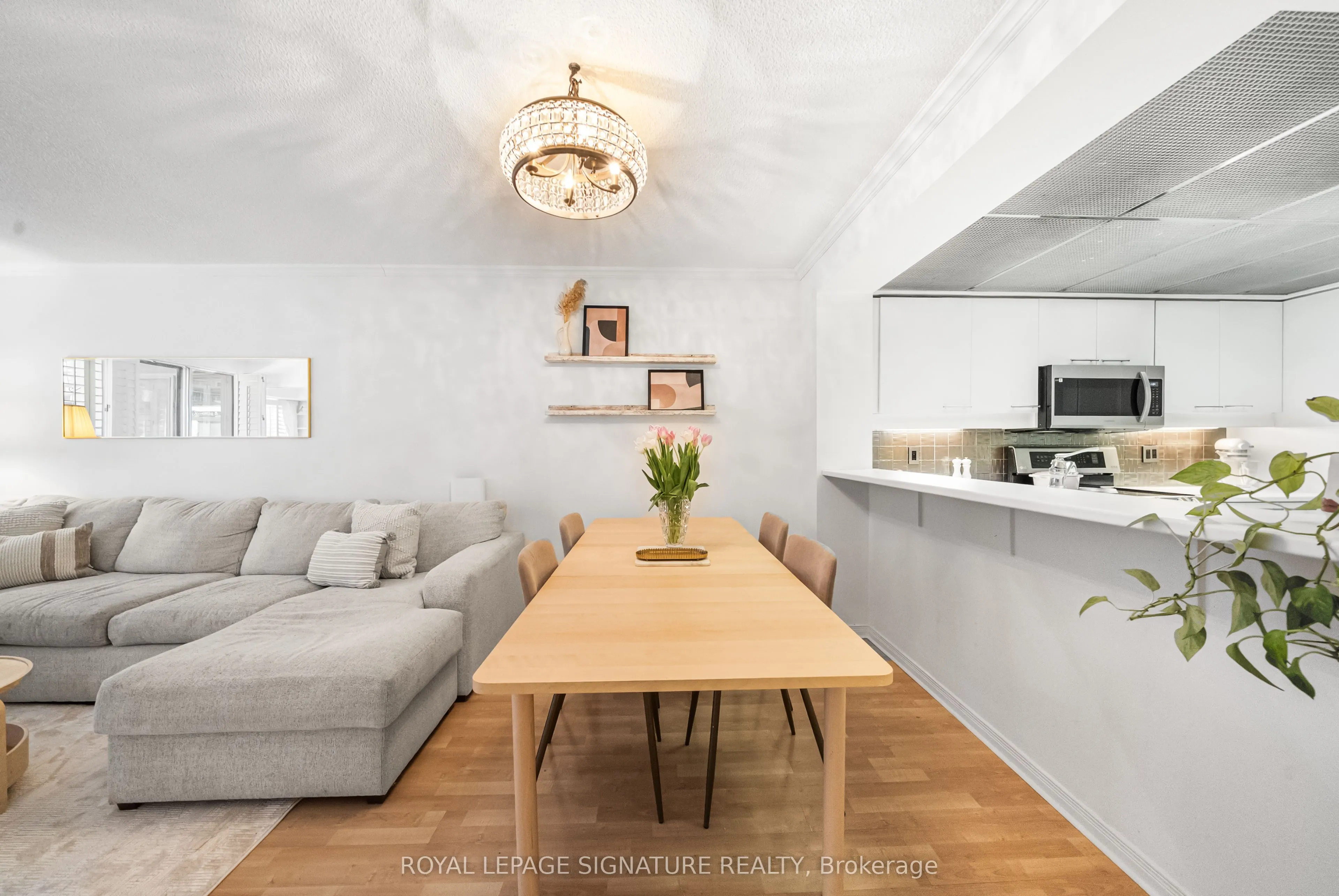 18 Hollywood Avenue, #206