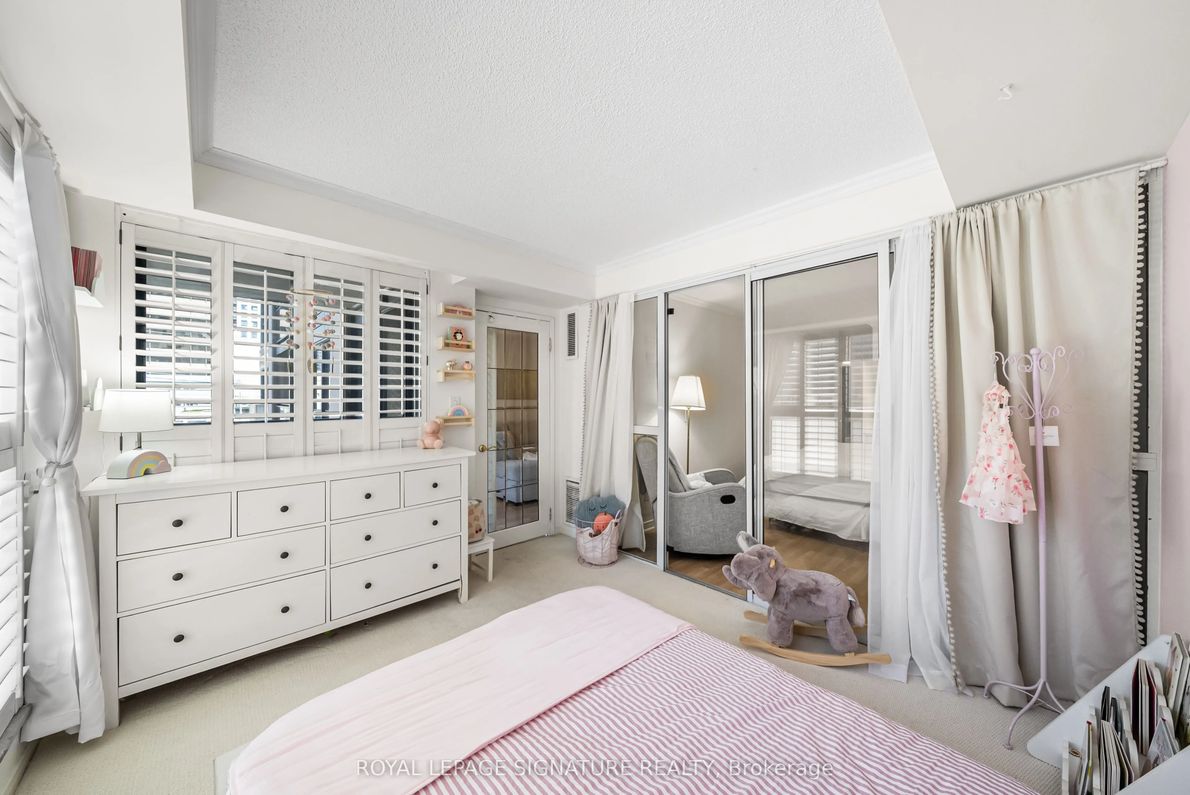 18 Hollywood Avenue, #206