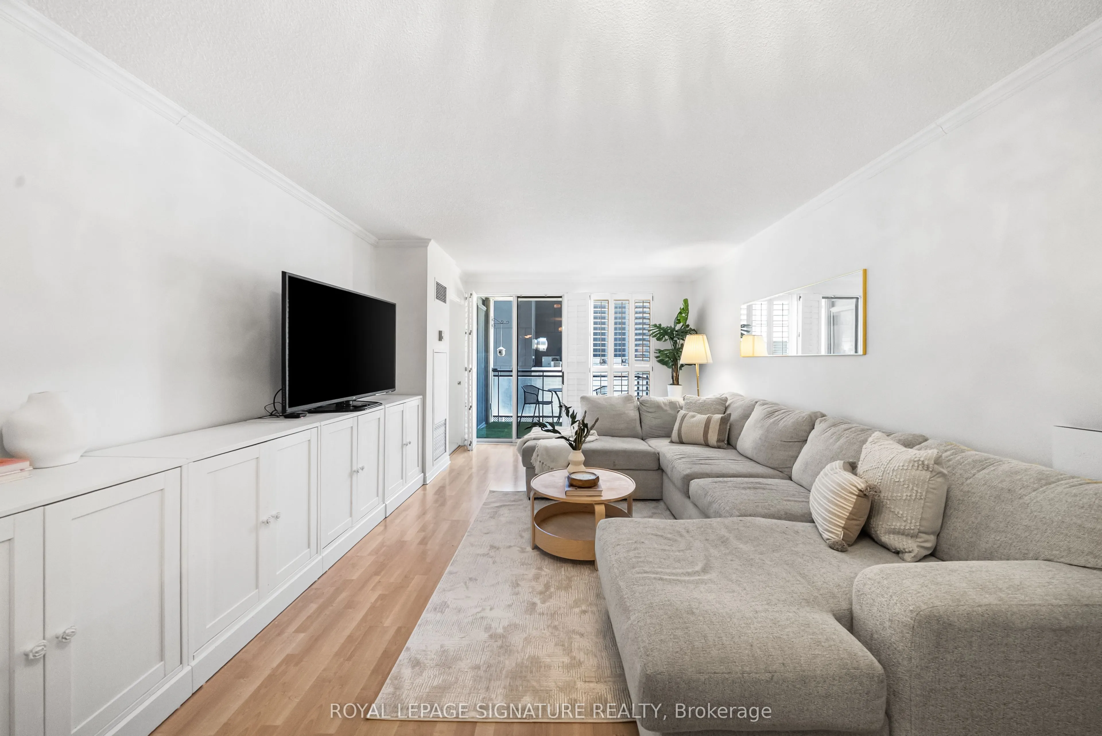 18 Hollywood Avenue, #206
