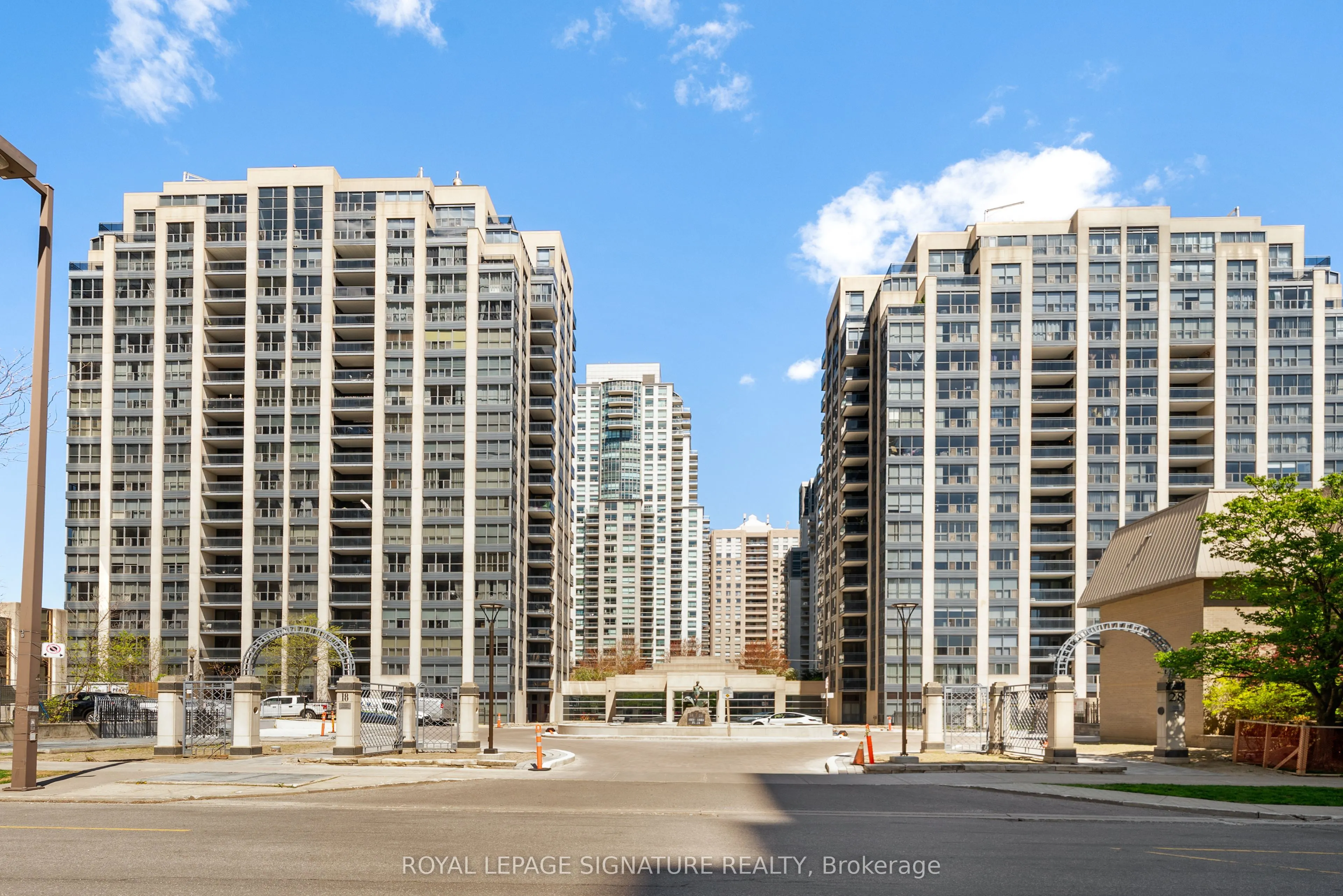 18 Hollywood Avenue, #206