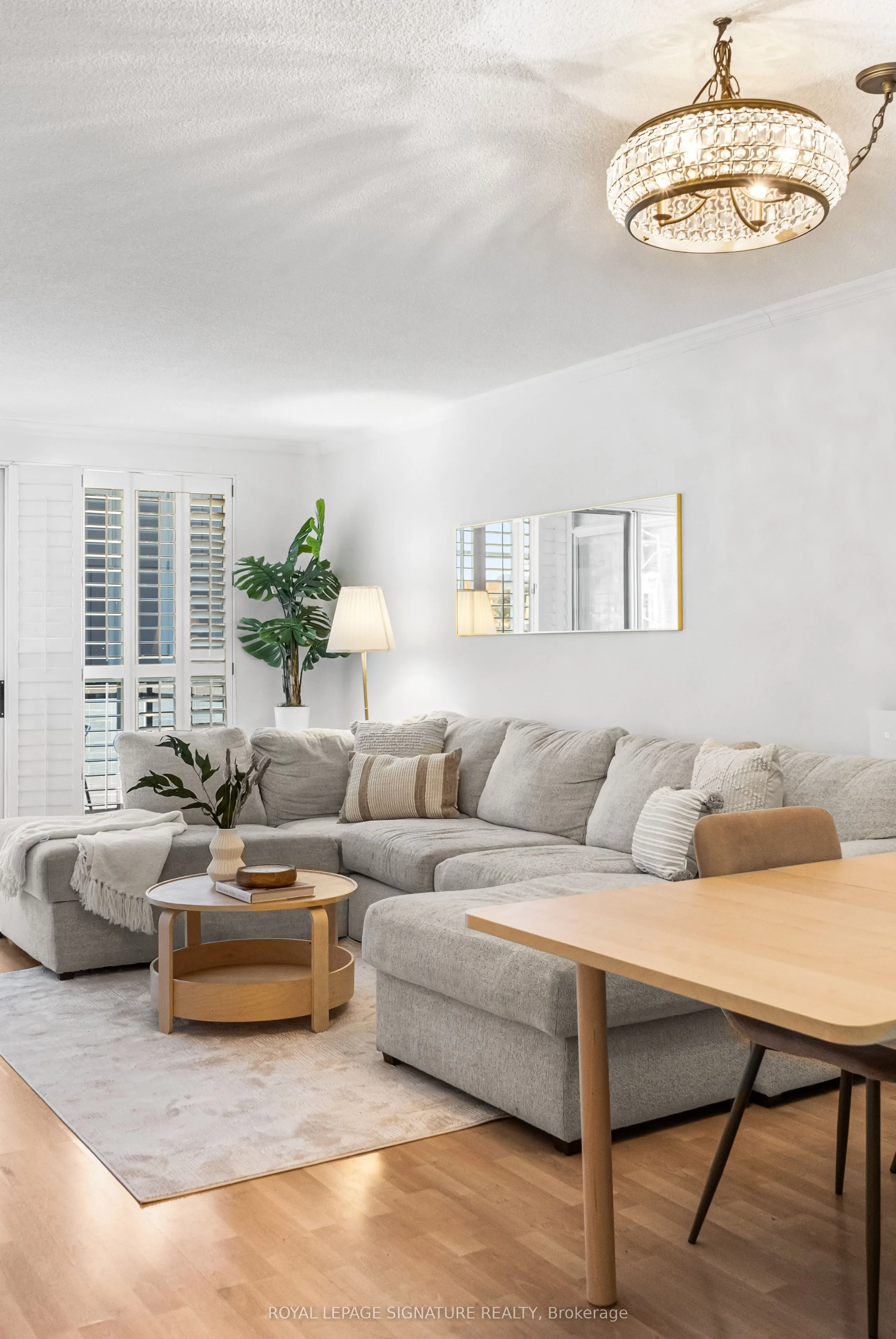 18 Hollywood Avenue, #206