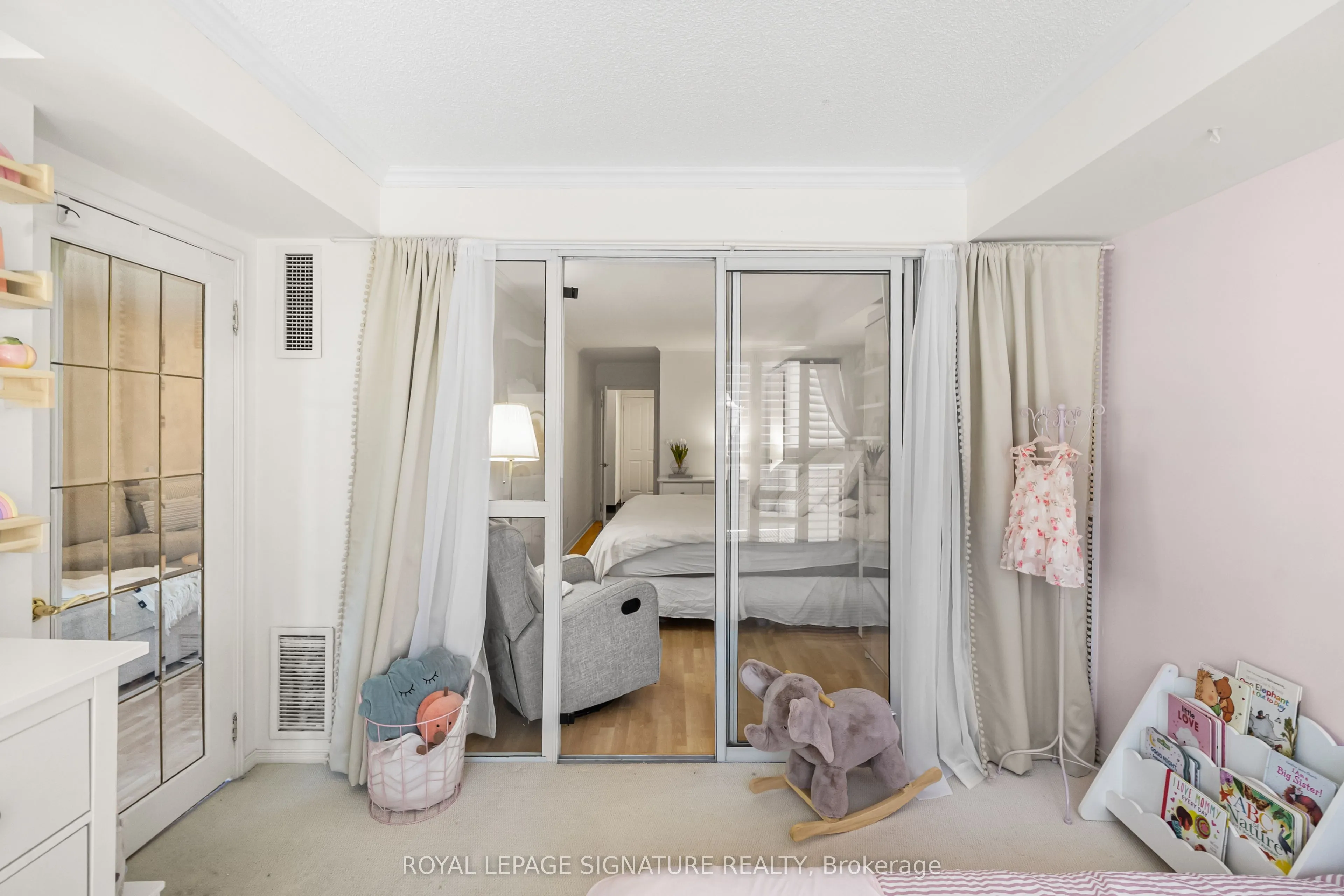 18 Hollywood Avenue, #206