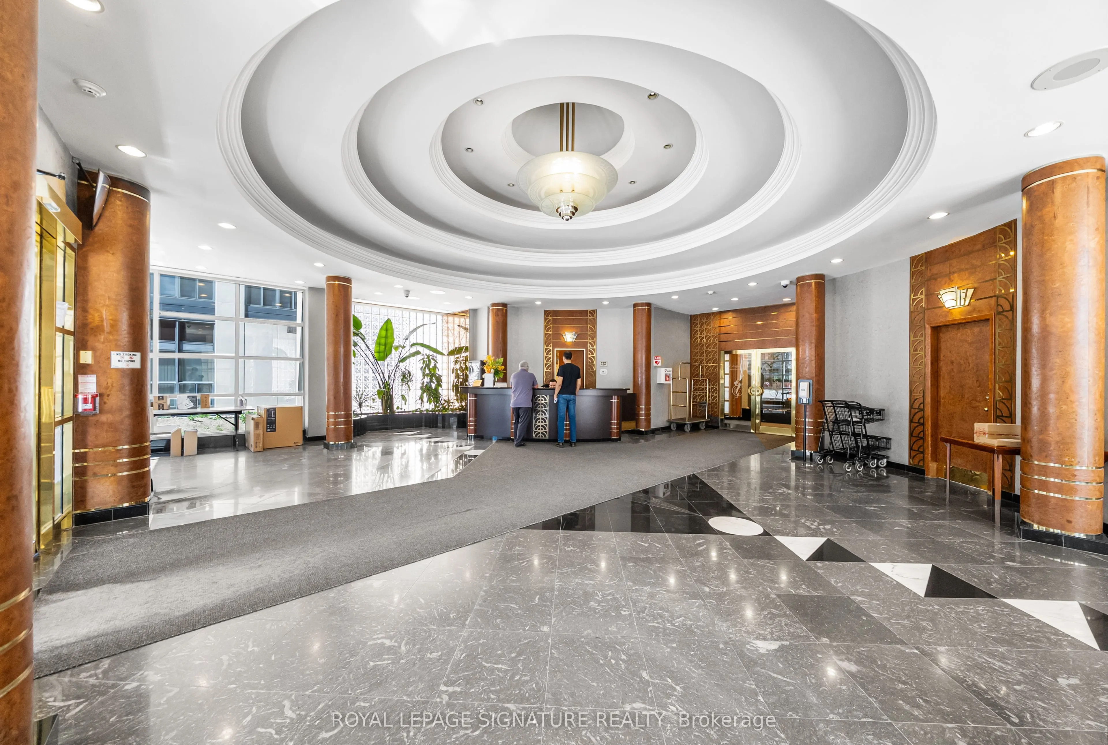 18 Hollywood Avenue, #206