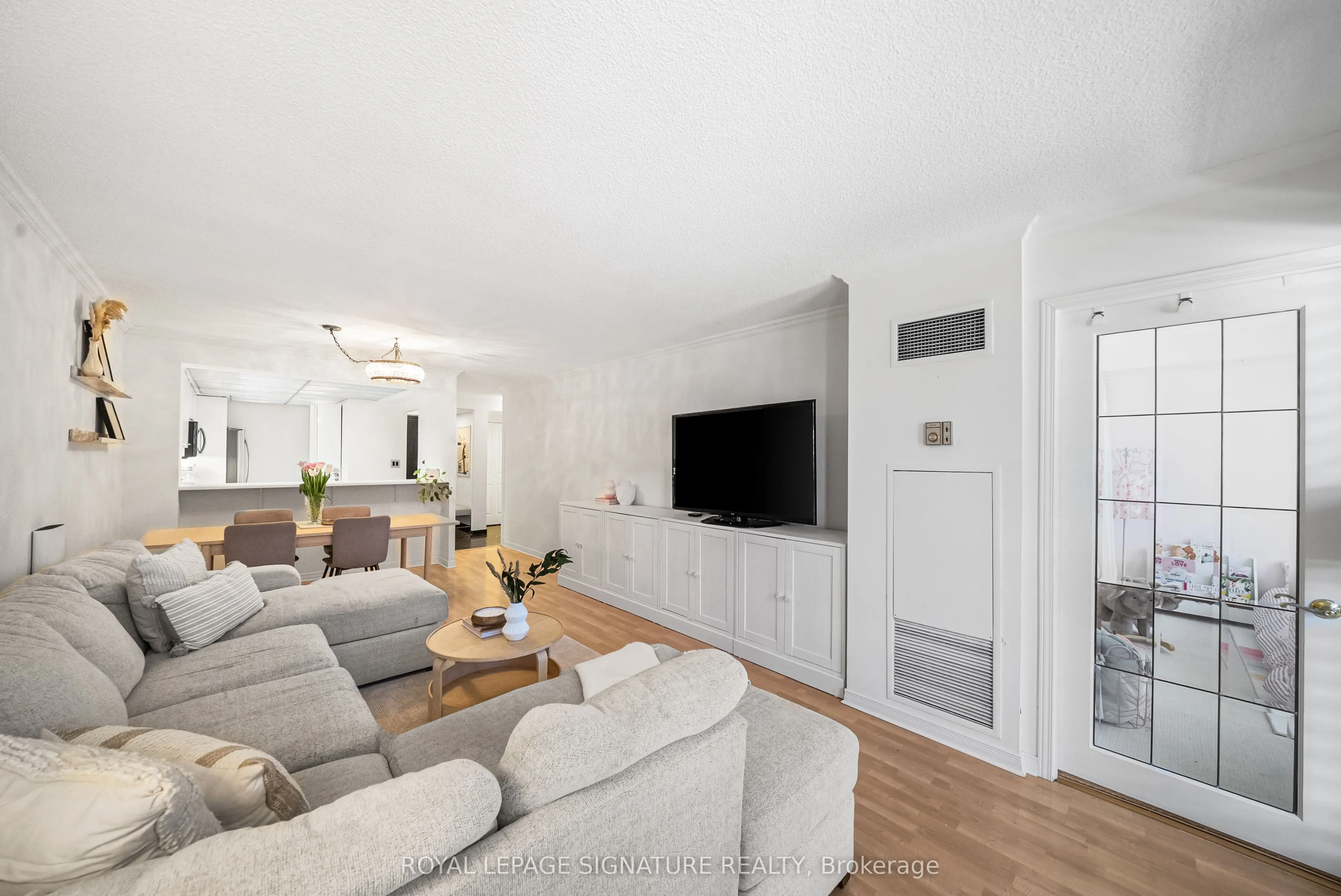 18 Hollywood Avenue, #206