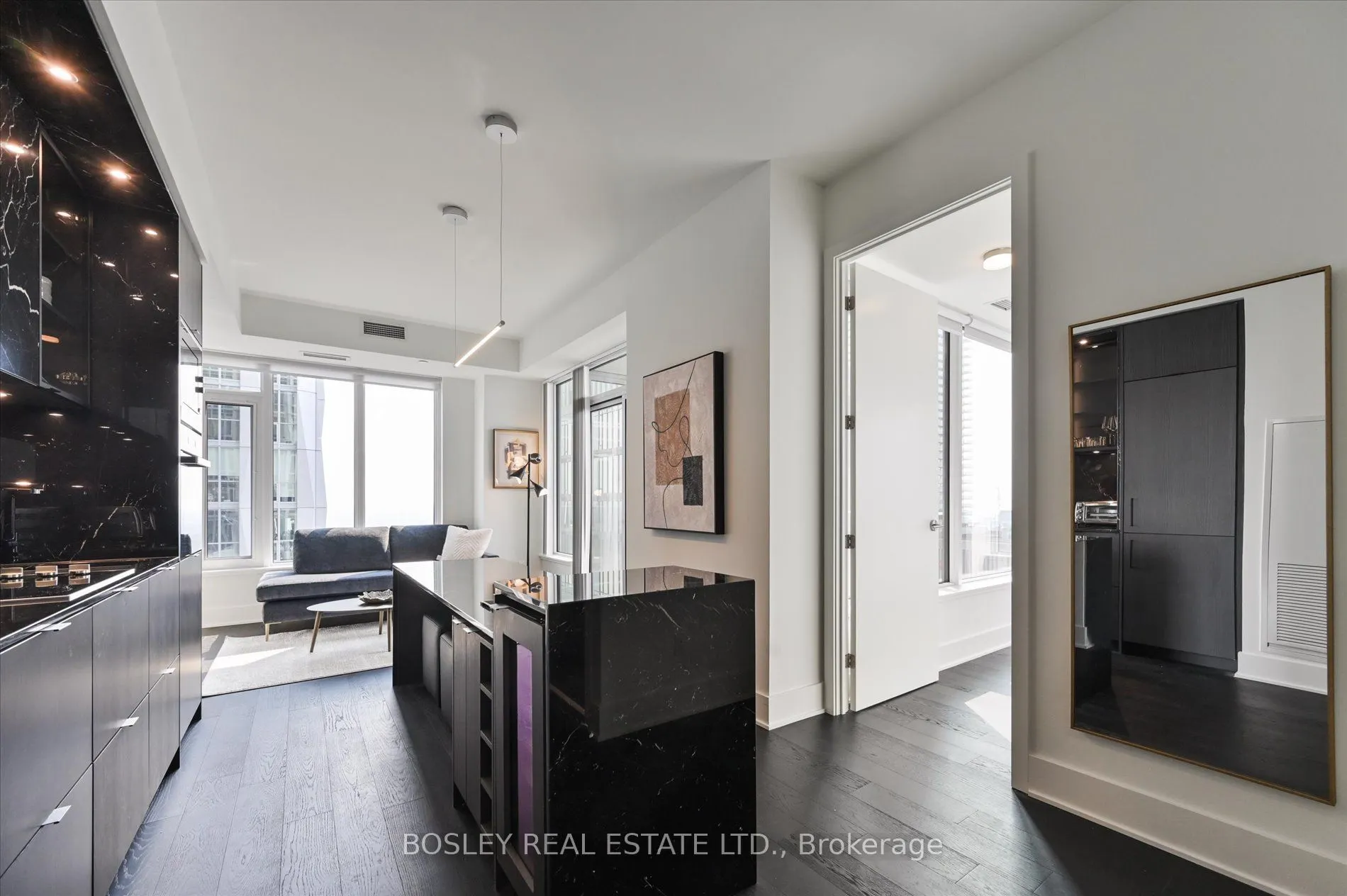 11 Yorkville Avenue, #4707
