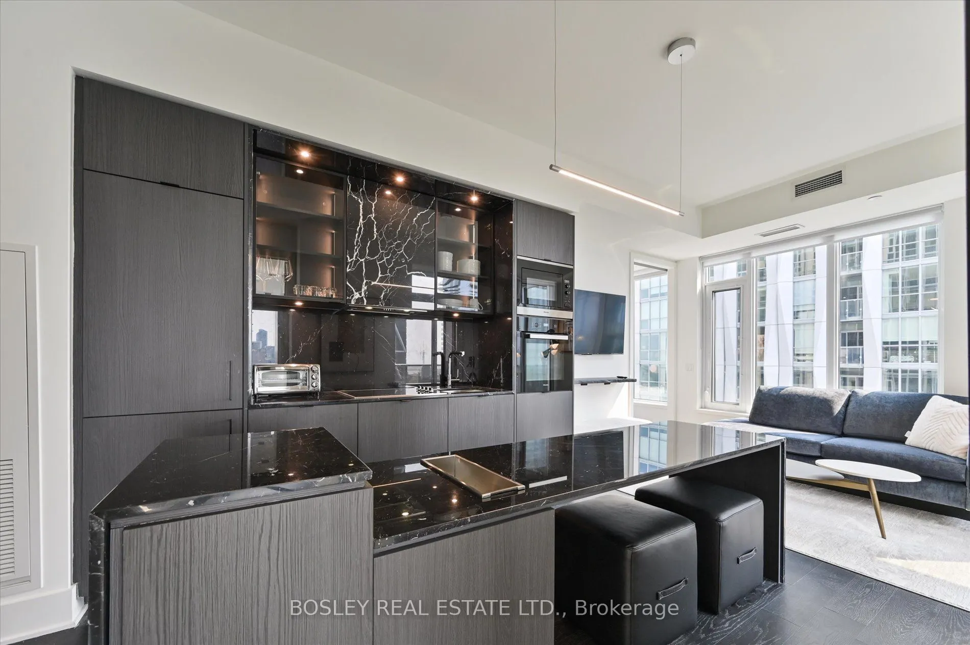 11 Yorkville Avenue, #4707