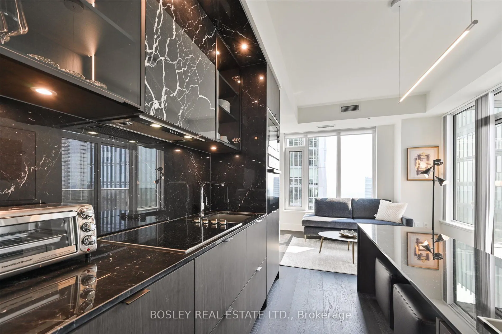 11 Yorkville Avenue, #4707