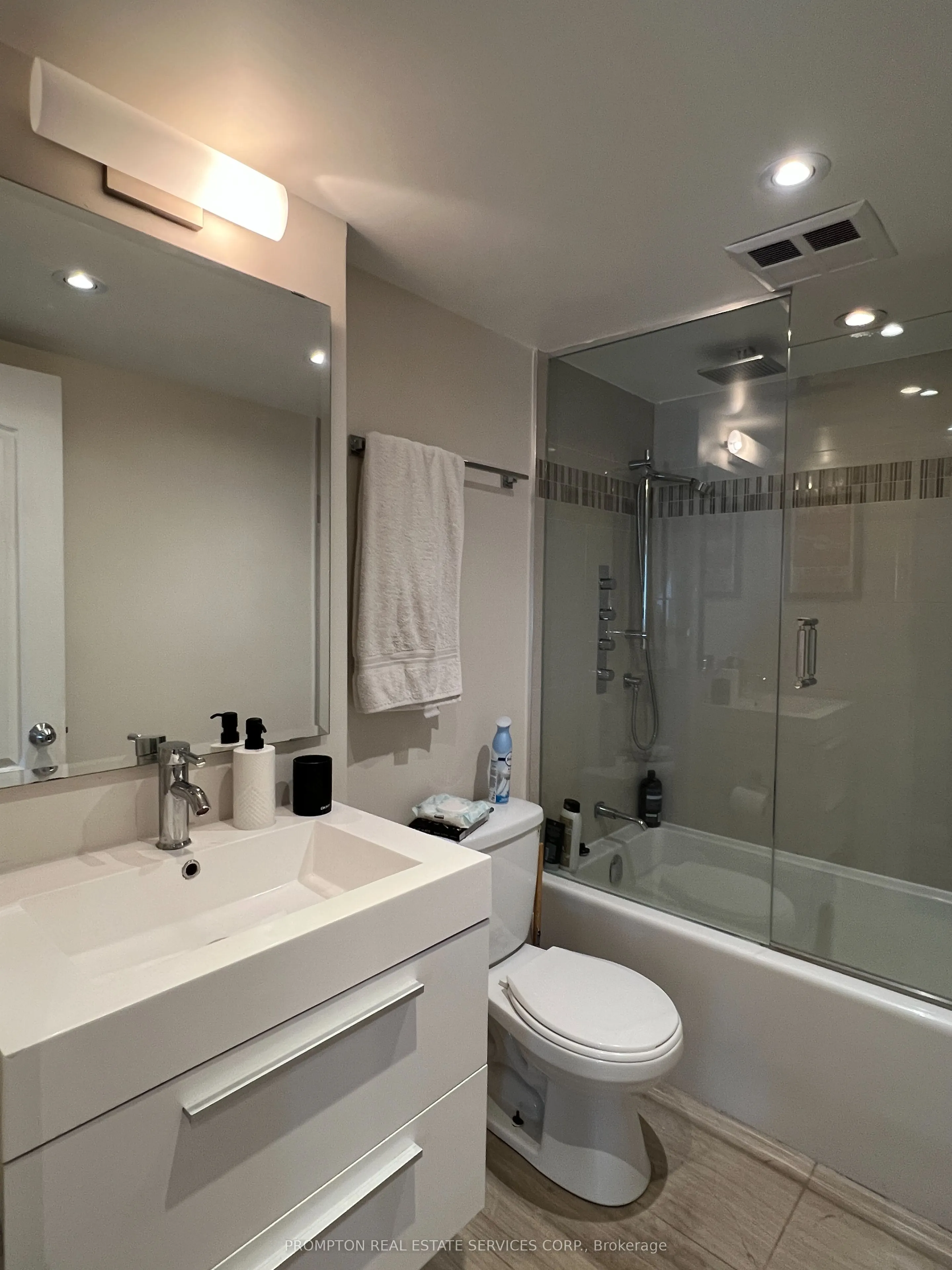 12 Sudbury Street, #2214