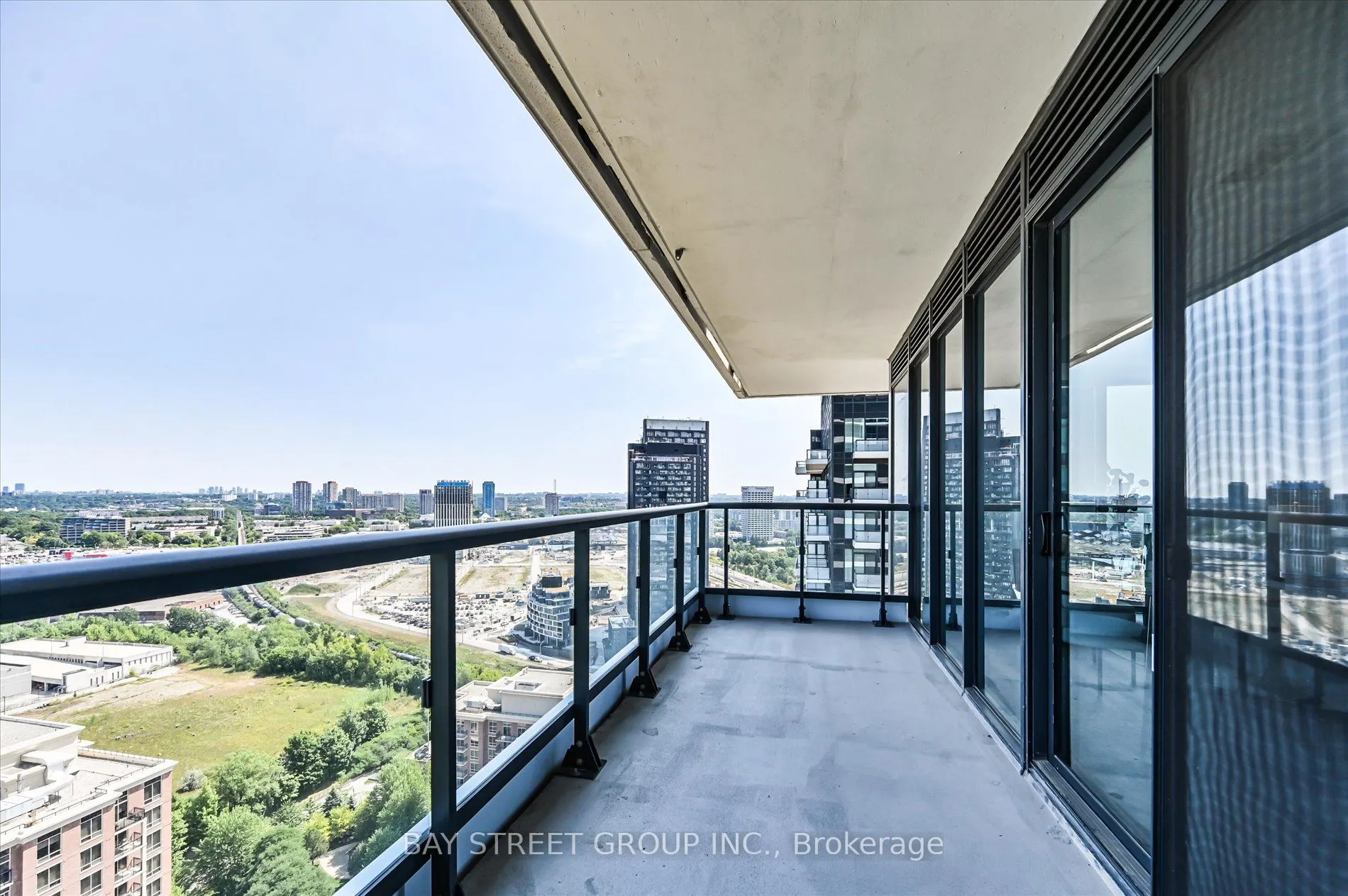 10 Inn On The Park Drive, #2704