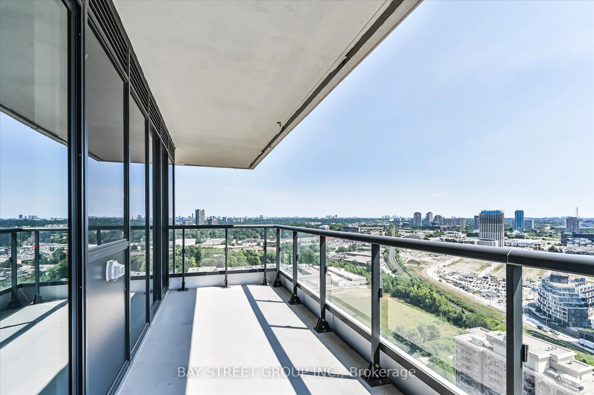 10 Inn On The Park Drive, #2704