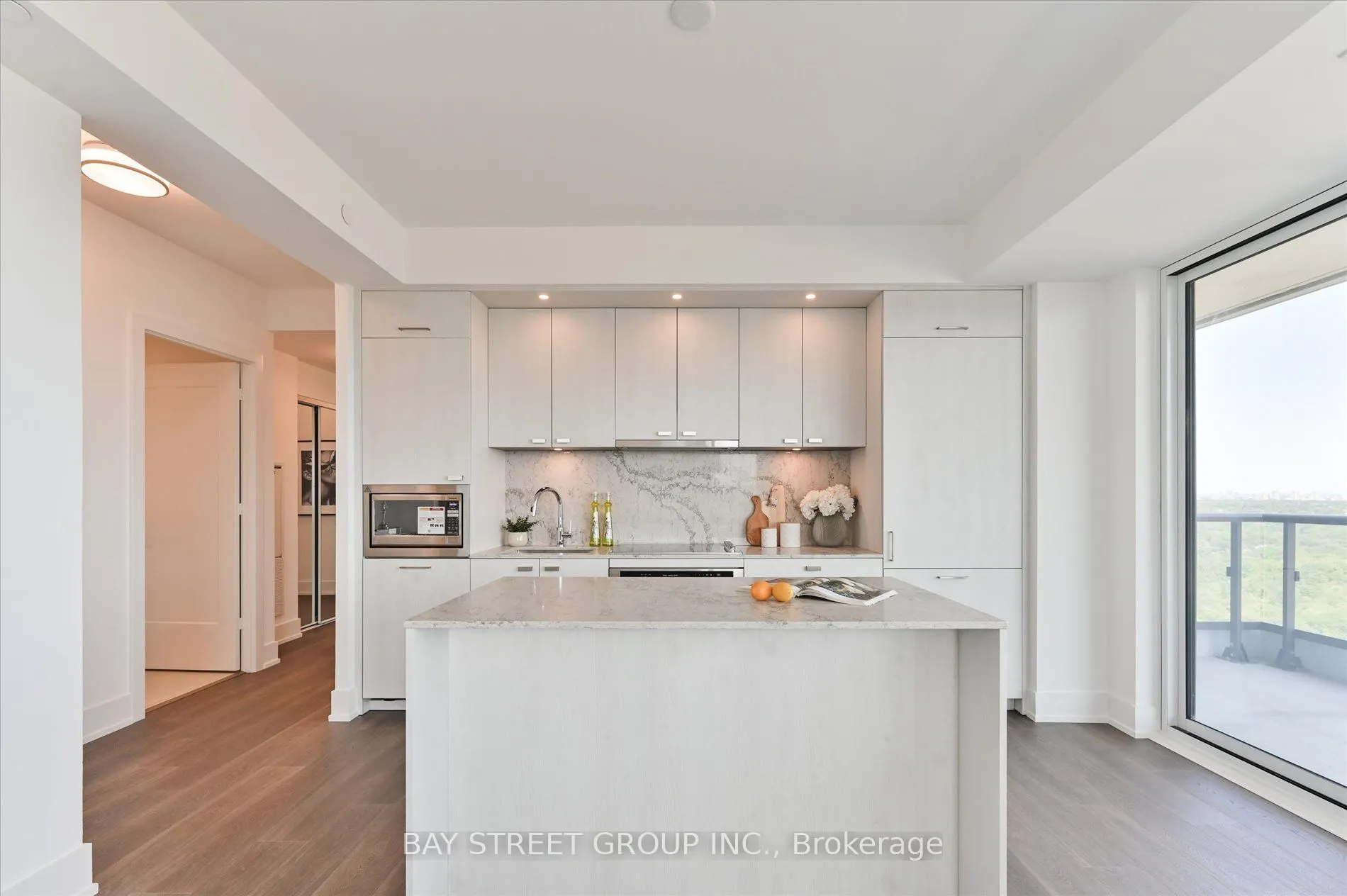 10 Inn On The Park Drive, #2704