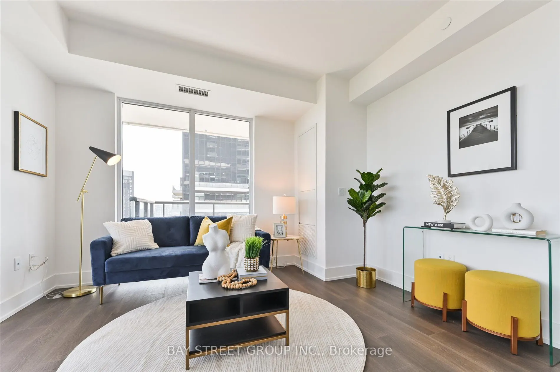 10 Inn On The Park Drive, #2704