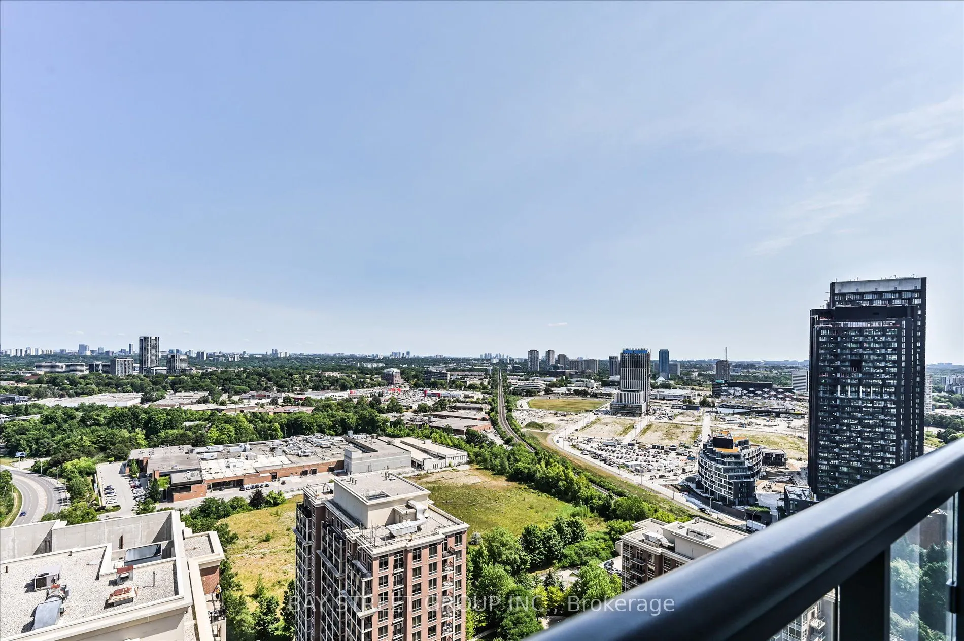 10 Inn On The Park Drive, #2704