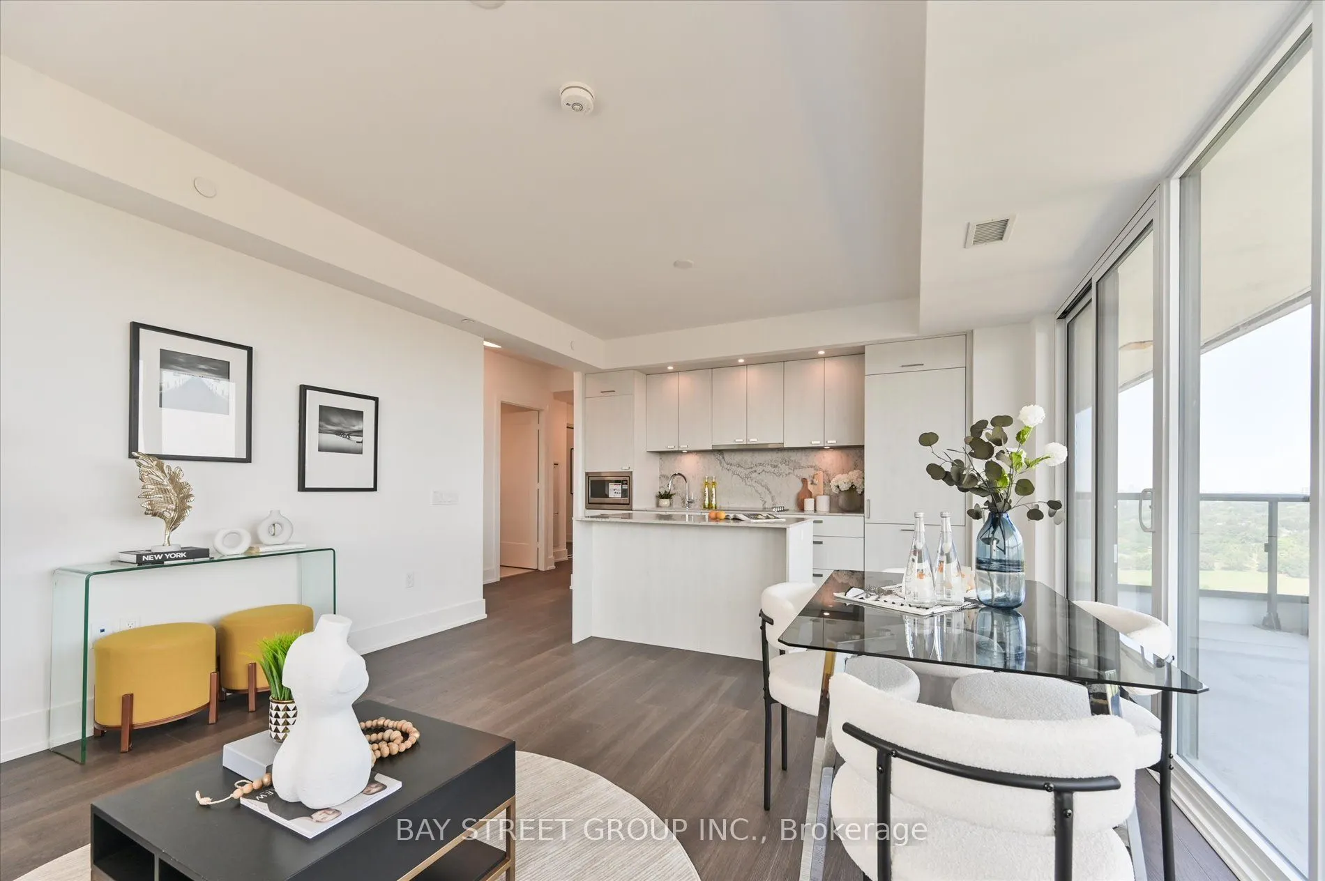 10 Inn On The Park Drive, #2704