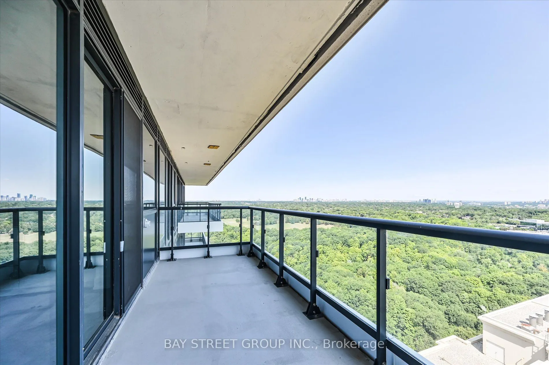 10 Inn On The Park Drive, #2704