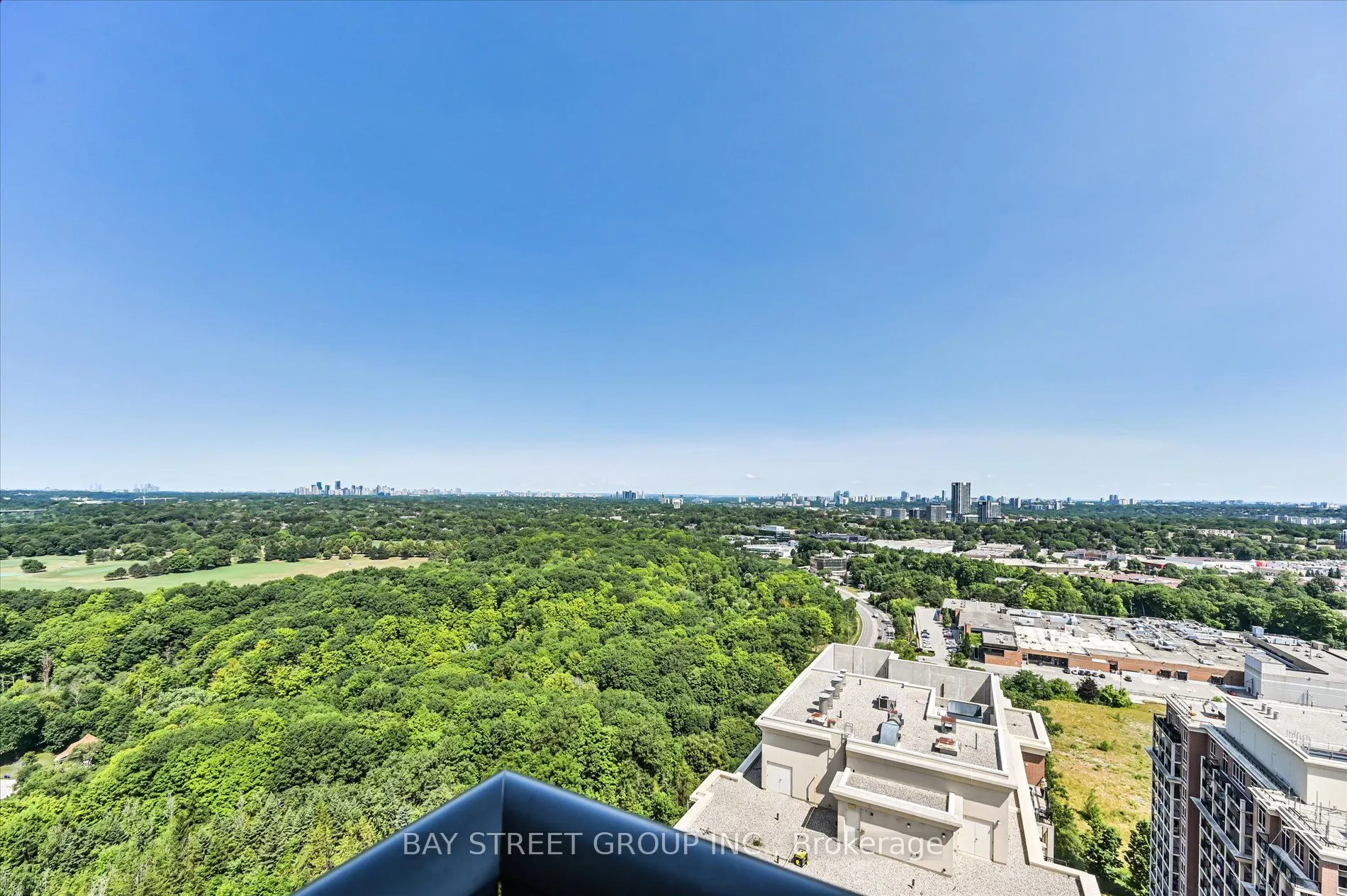 10 Inn On The Park Drive, #2704