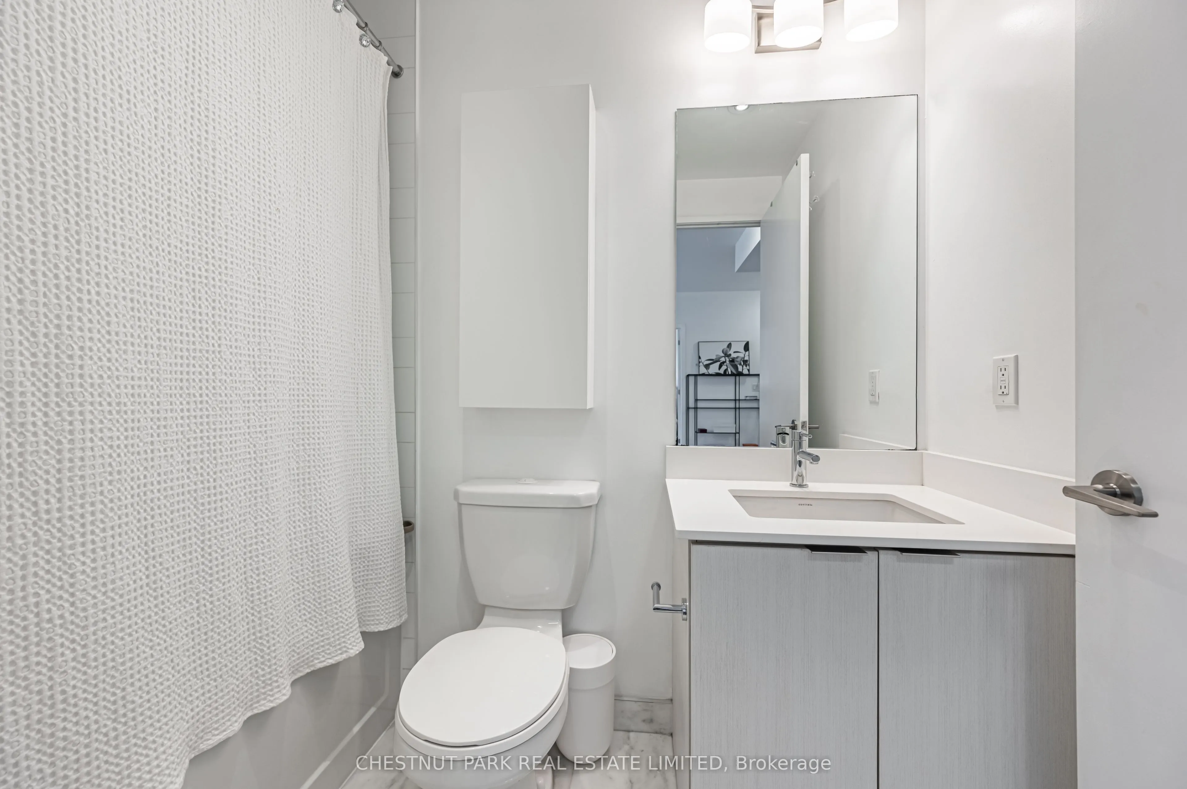 50 Bruyeres Mews, #515