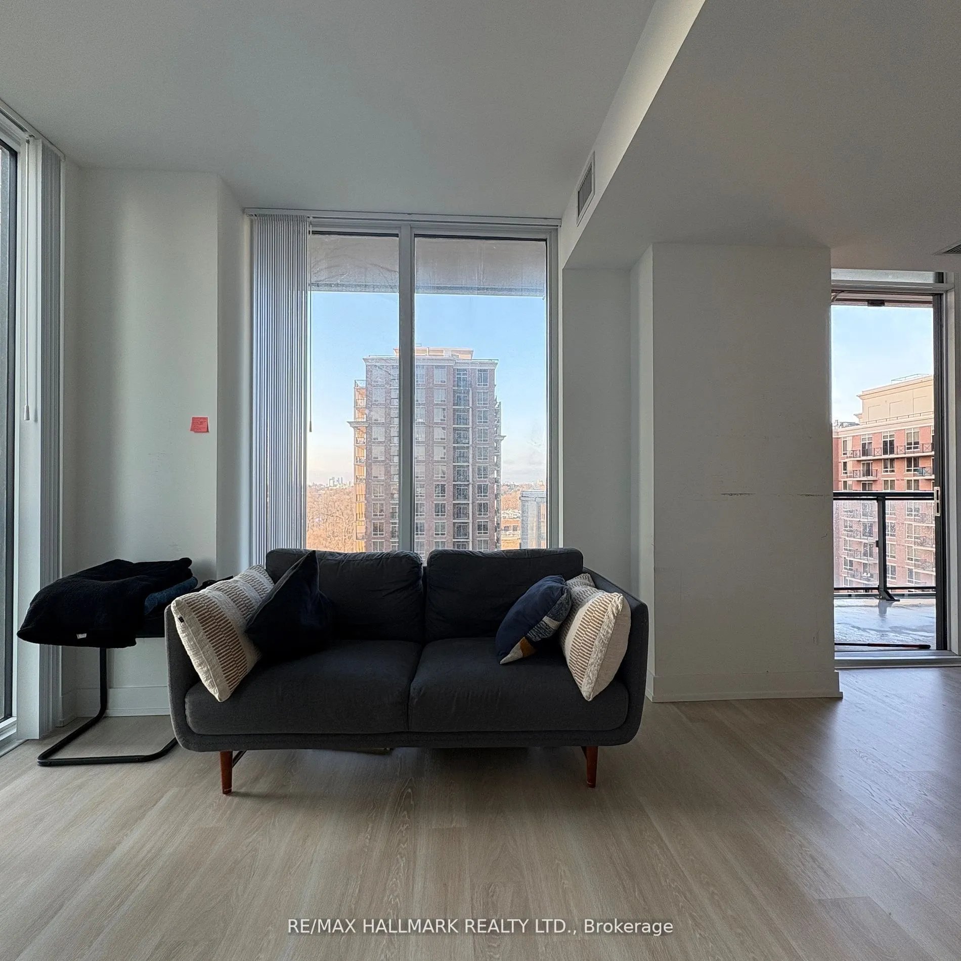 20 Inn on the Park Drive, #1037