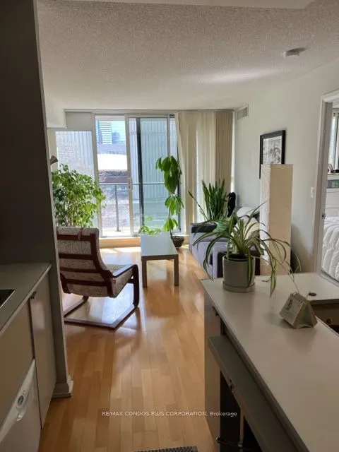 111 Elizabeth Street S, #810