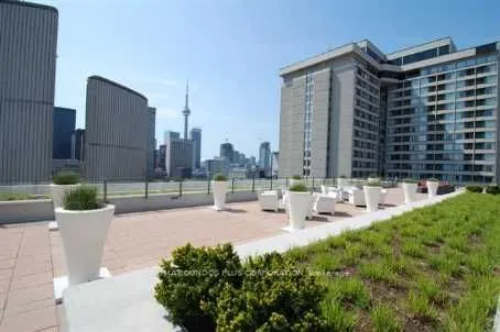 111 Elizabeth Street S, #810
